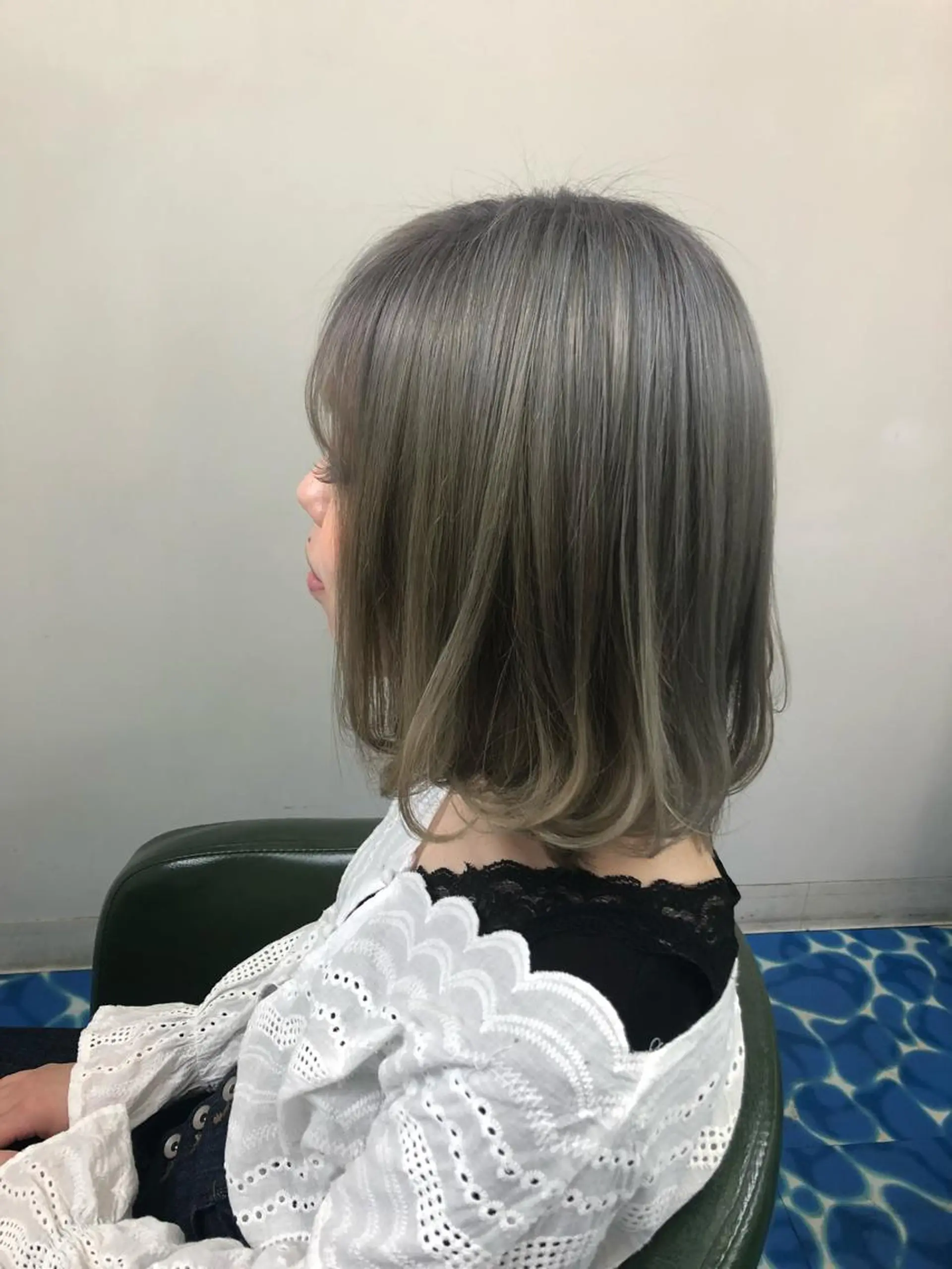 ミディアム カラー CoCooN Hiromiのヘアスタイル