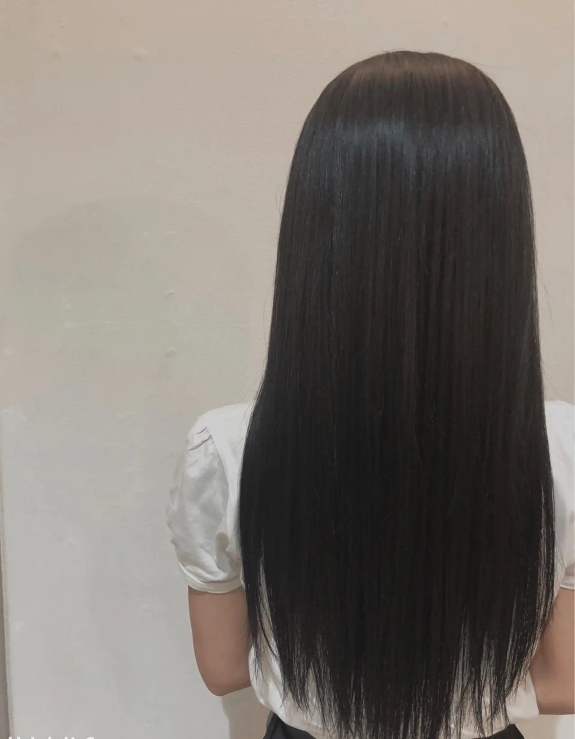 カラー ヘアーサロングラッド所属・三村 桜生のヘアスタイル