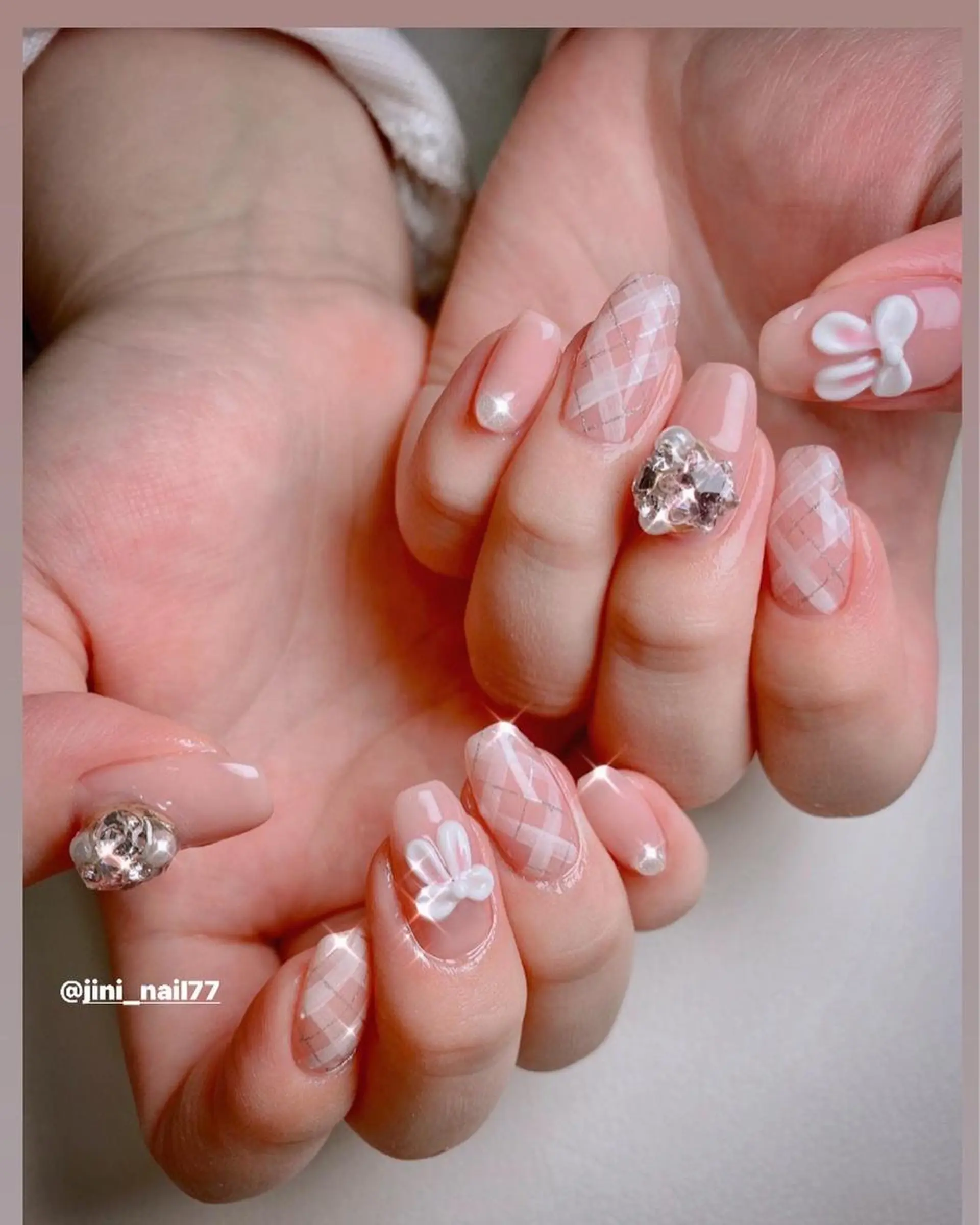 ネイル JINI NAIL所属・ジニ ネイルのネイルデザイン