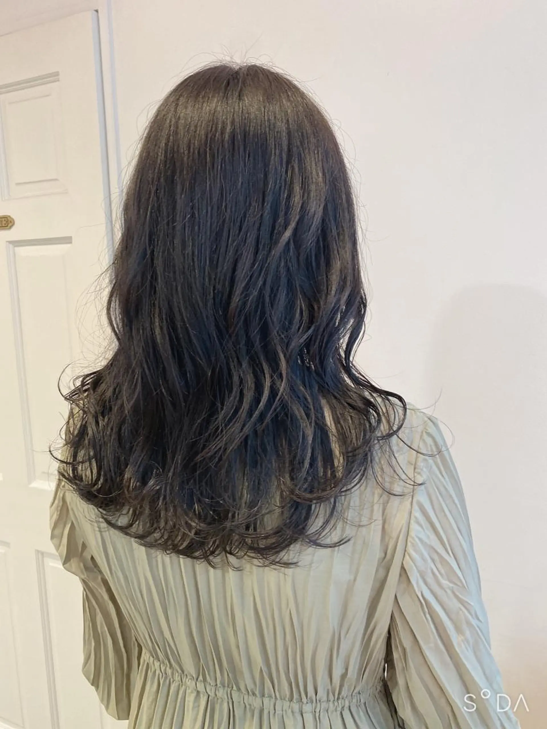 セミロング カラー 透明感カラー 韓国風ヘア レイヤーカット カット ヘアカラー salowin渋谷kitaya park前所属・RIKA韓国ヘア/く びれヘア/上品カラーのヘアスタイル