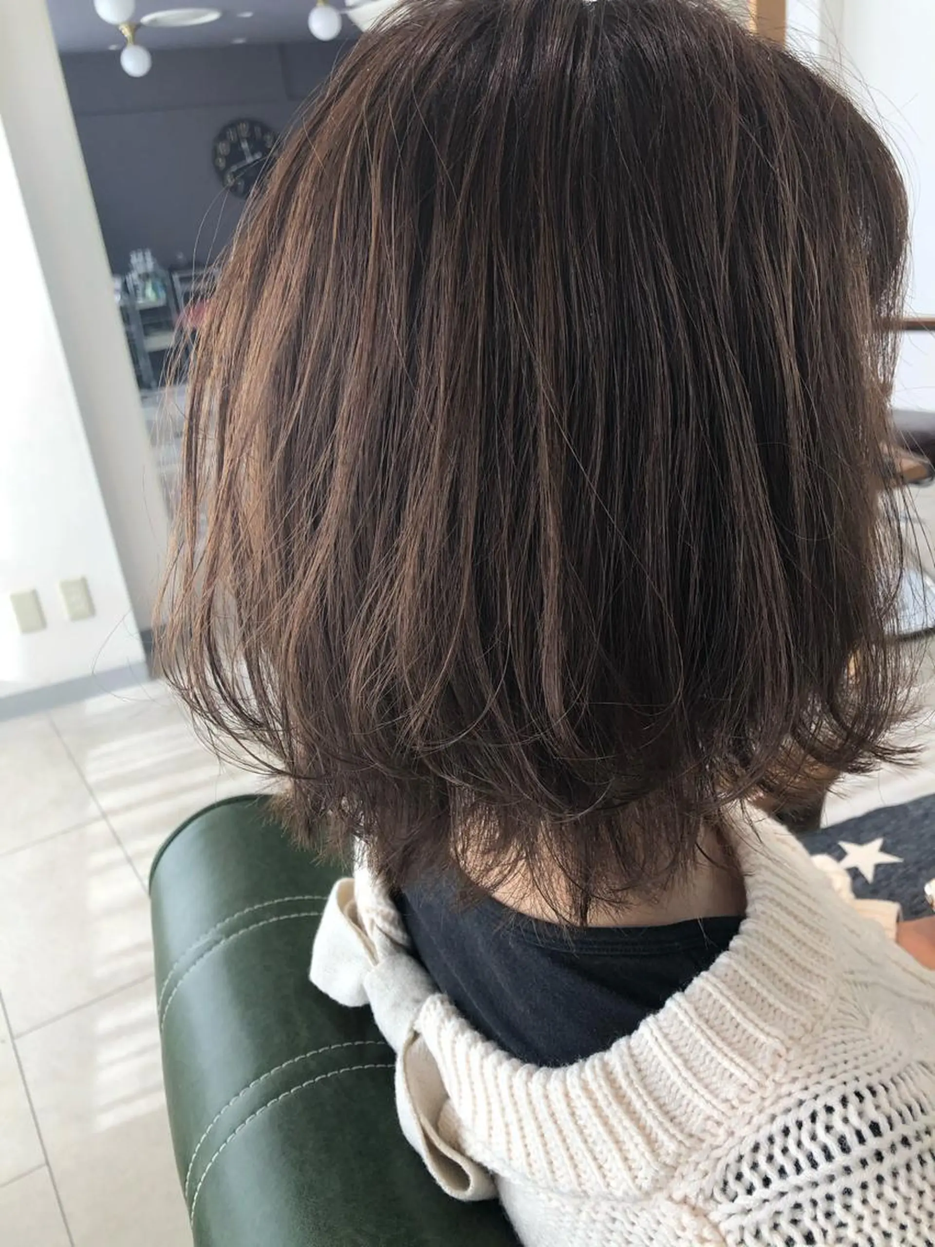 ミディアム カラー ボブレイヤー ベージュカラー ボブ レイヤーカット 外ハネヘア 過去一の柔髪ヘア 🌿IVYjoureのヘアスタイル