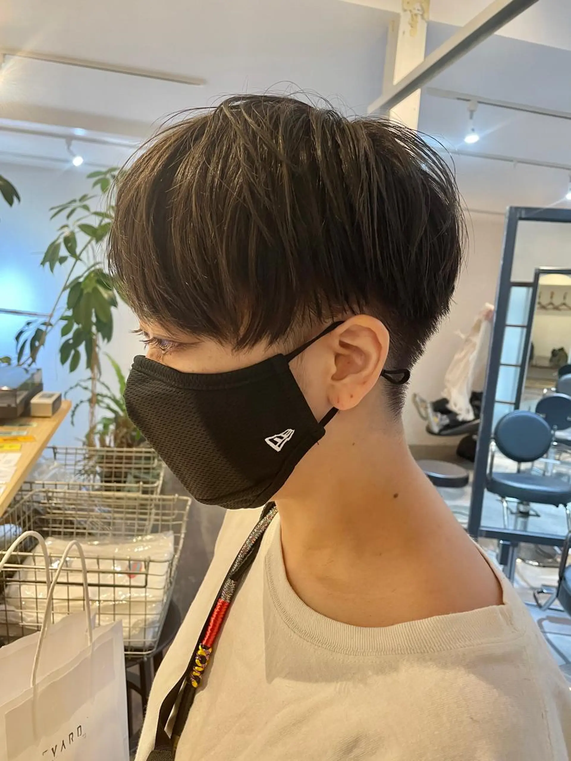 ショート カラー 高橋 愛美のヘアスタイル