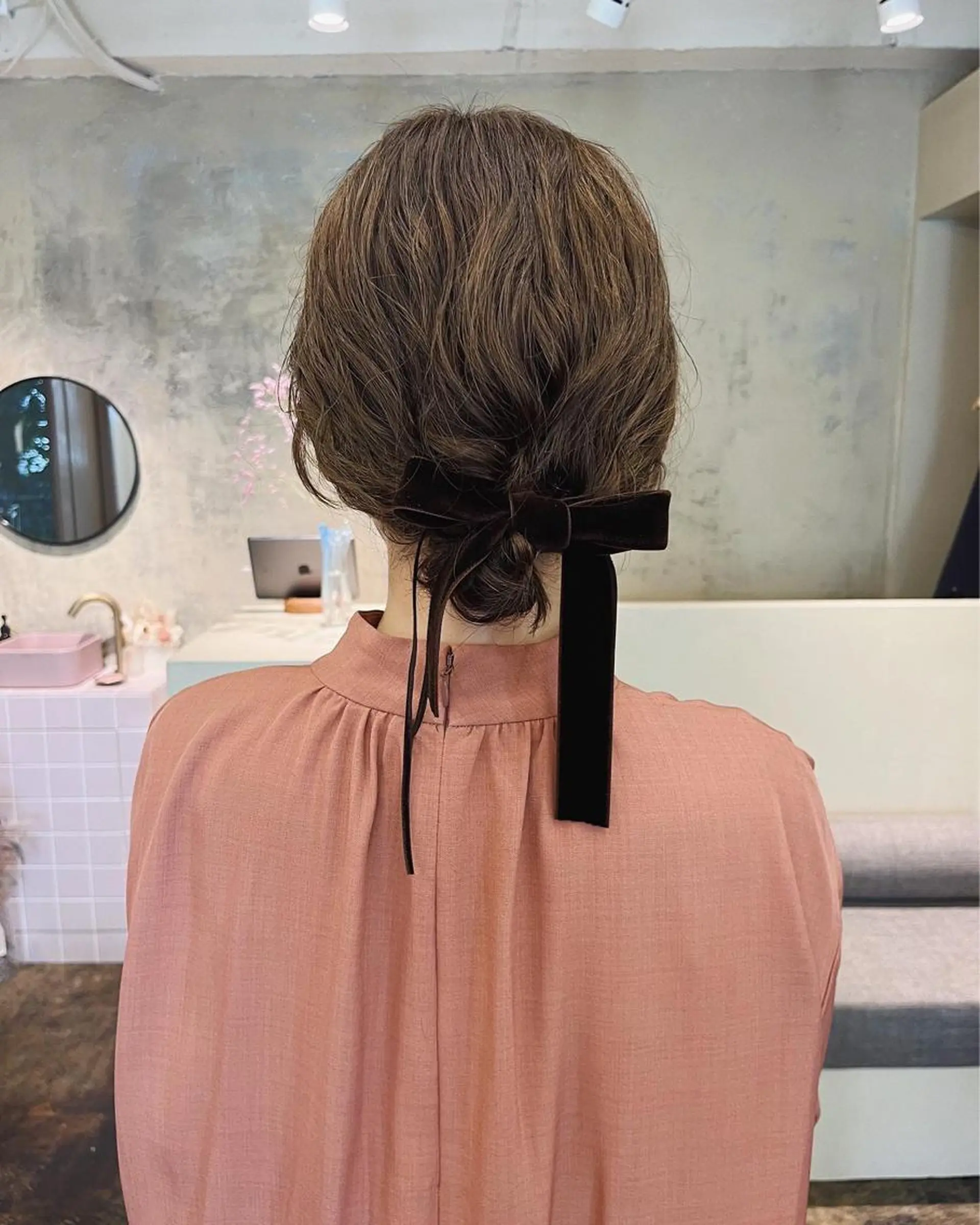 ミディアム お団子ヘア ヘアセット 西山 紗耶香🪽 透明感カラー/ボブのヘアスタイル