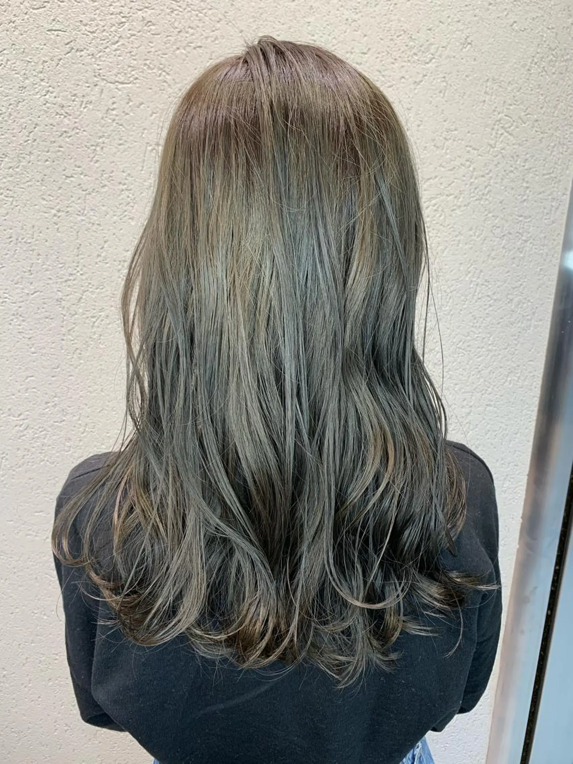 ロング カラー 横山 菜摘のヘアスタイル