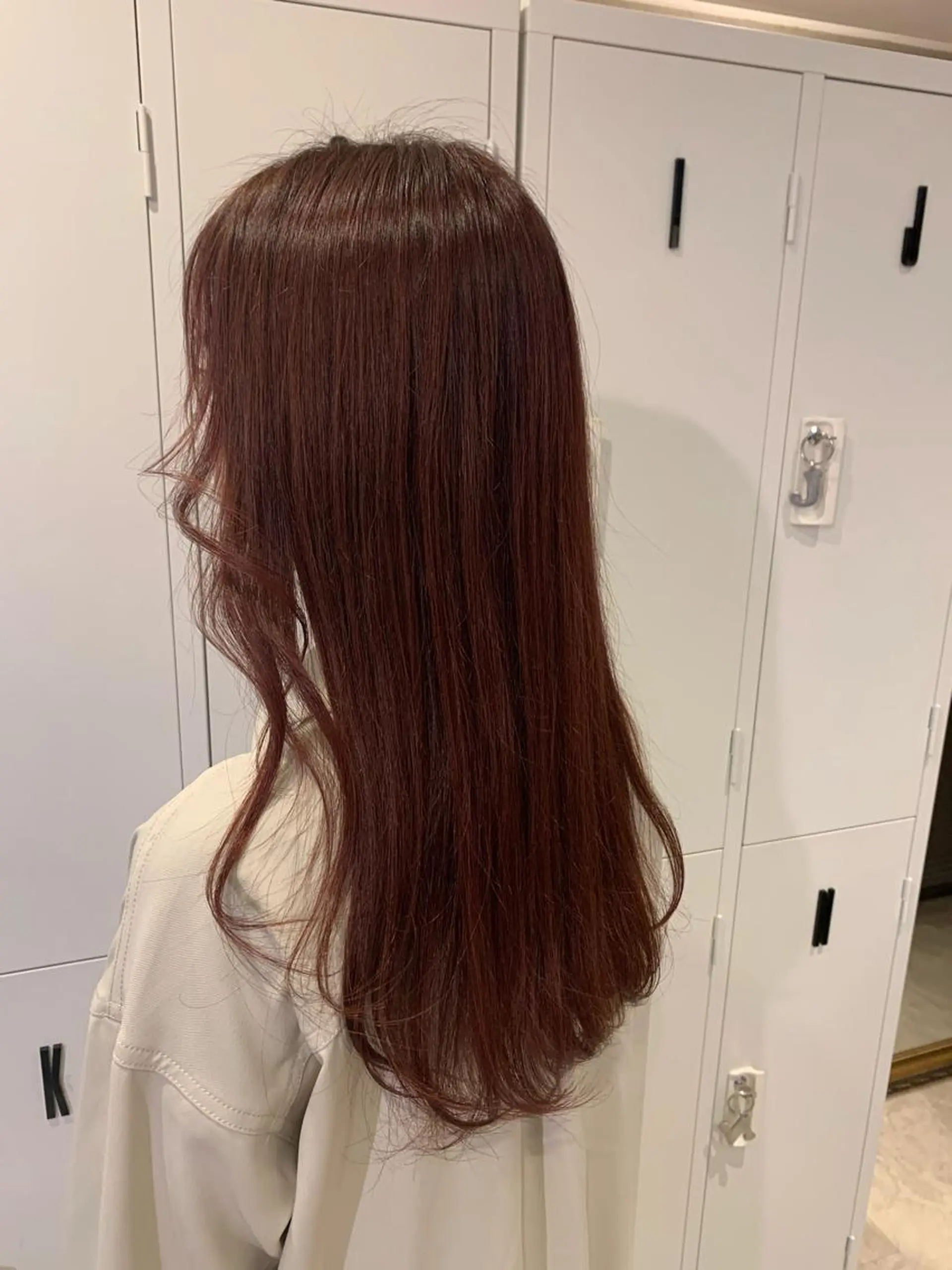 ロング カラー 佐藤 永夏のヘアスタイル