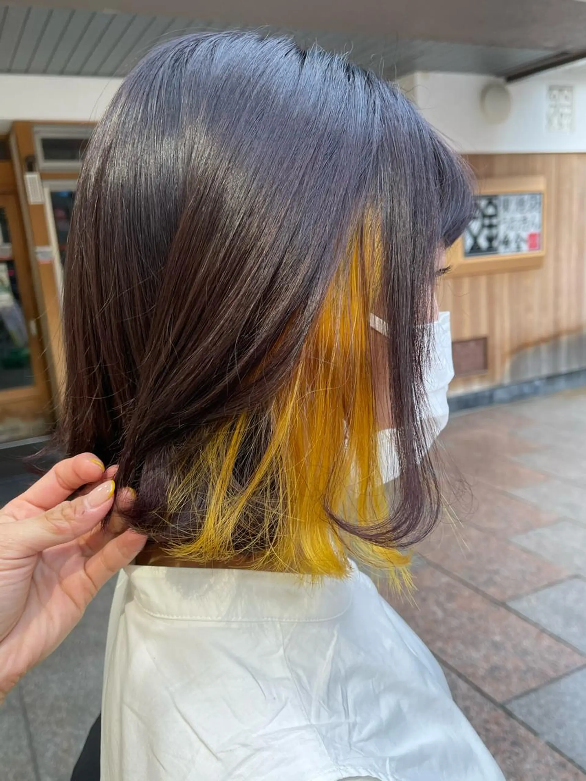 カラー イシイ シオリのヘアスタイル