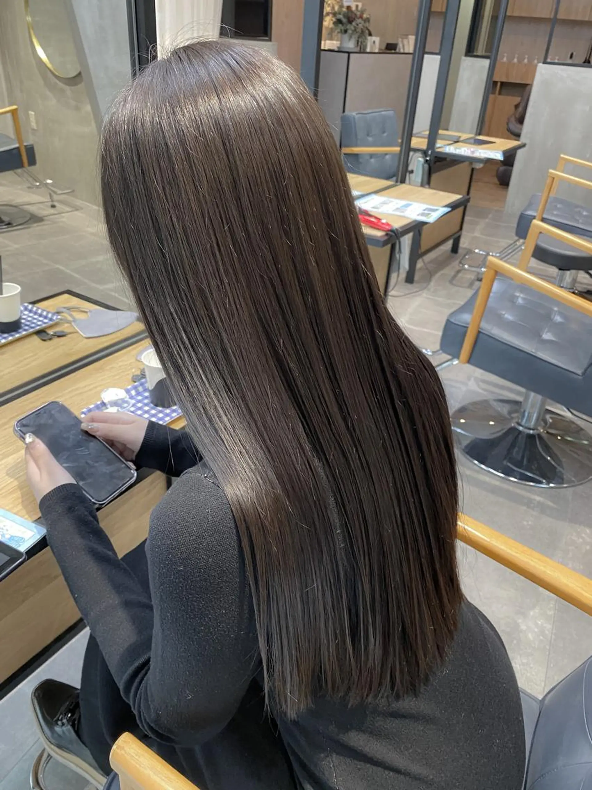 ロング カラー グレージュ 髪質改善 トリートメント カット ヘアカラー トリートメント SALOWIN神戸三宮East店所属・【半個室、艶髪】西村 有司のヘアスタイル