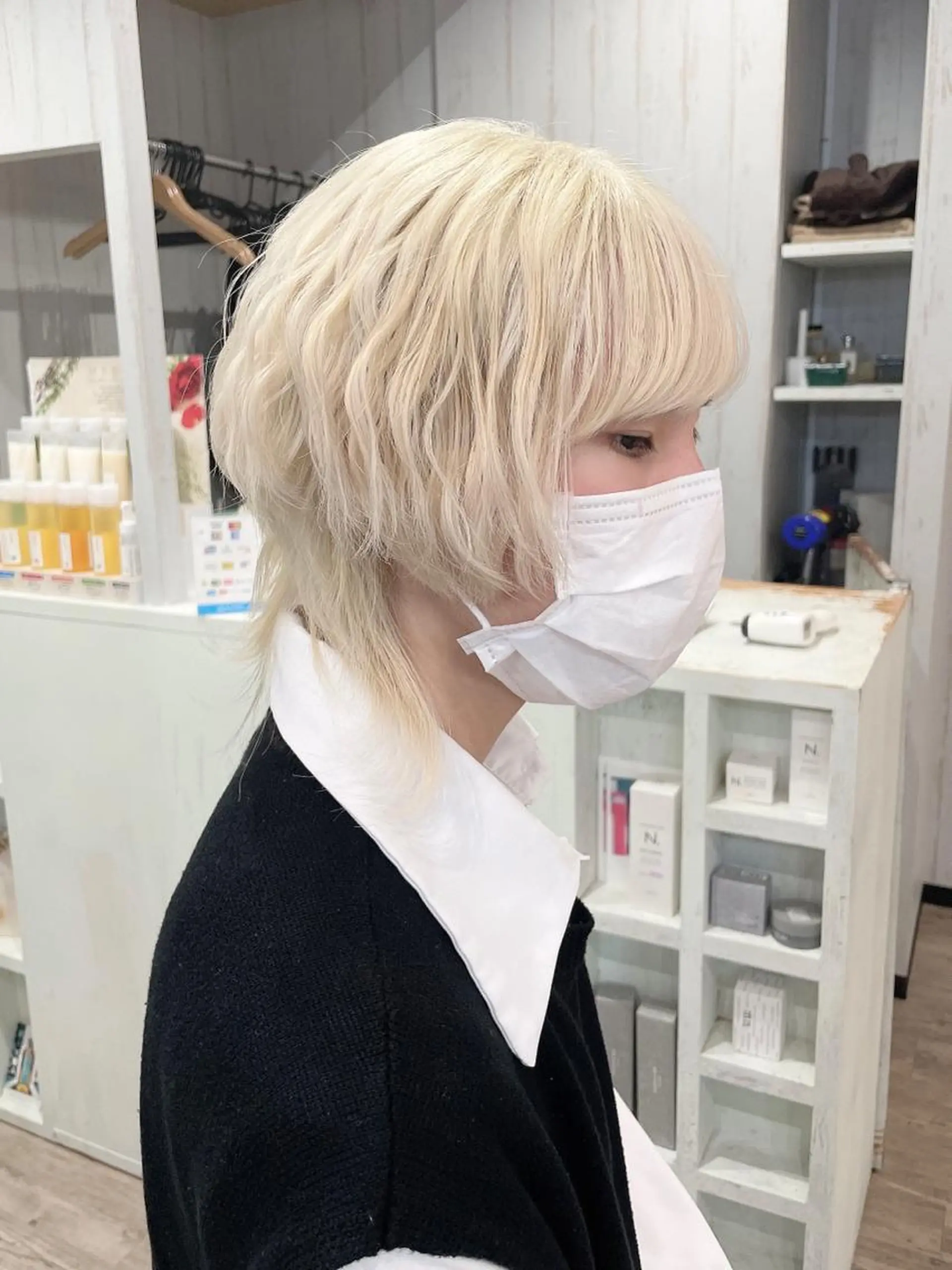 ミディアム カラー メンズ メンズウルフカット ブロンド ウルフカット 深夜帯！説明文必読 Oahu iwataのヘアスタイル