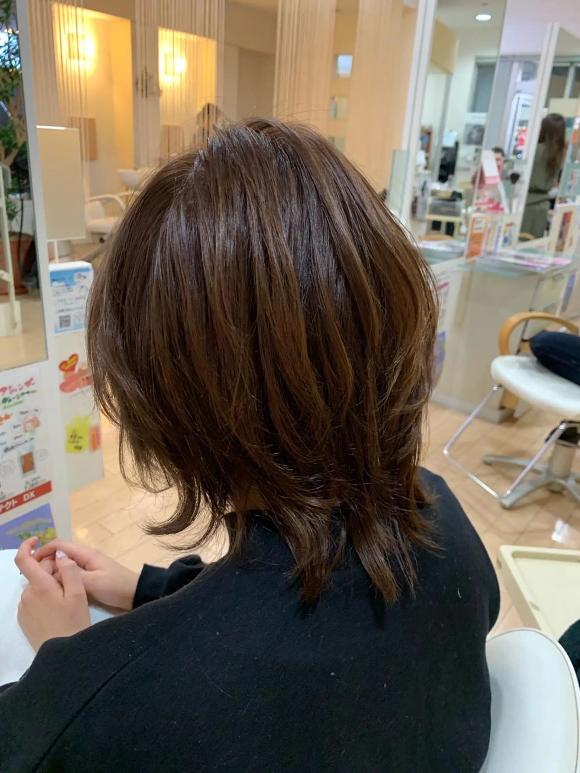 ミディアム カラー バイオレットカラー レイヤーカット ウルフカット カット ヘアカラー 美容しょうへいの店所属・吉川 茉由子のマツエク・マツパデザイン