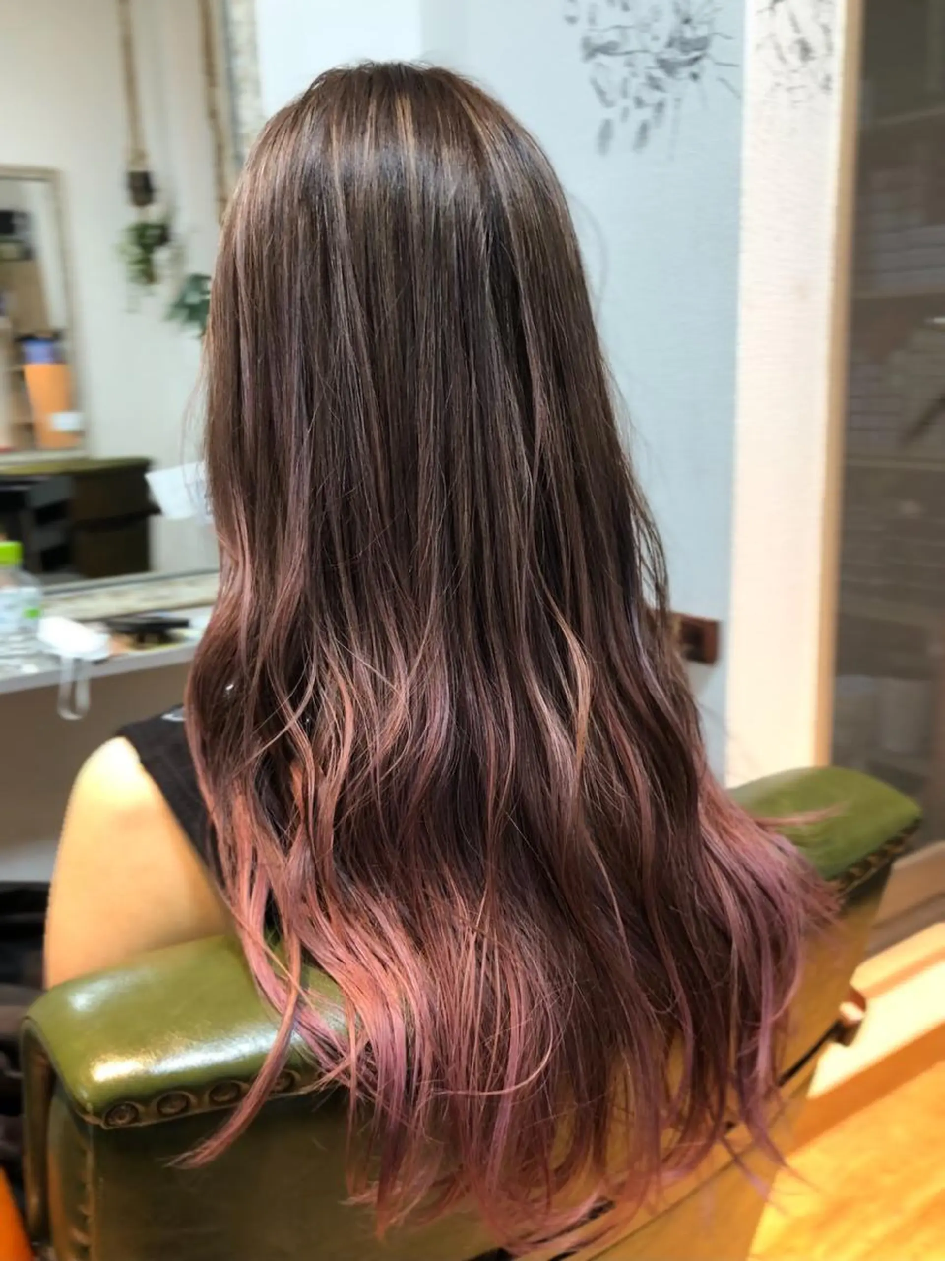 ロング ハイライト レイヤーカット ヘアカラー 吉川　ミチオ 【SHIKIO】のヘアスタイル