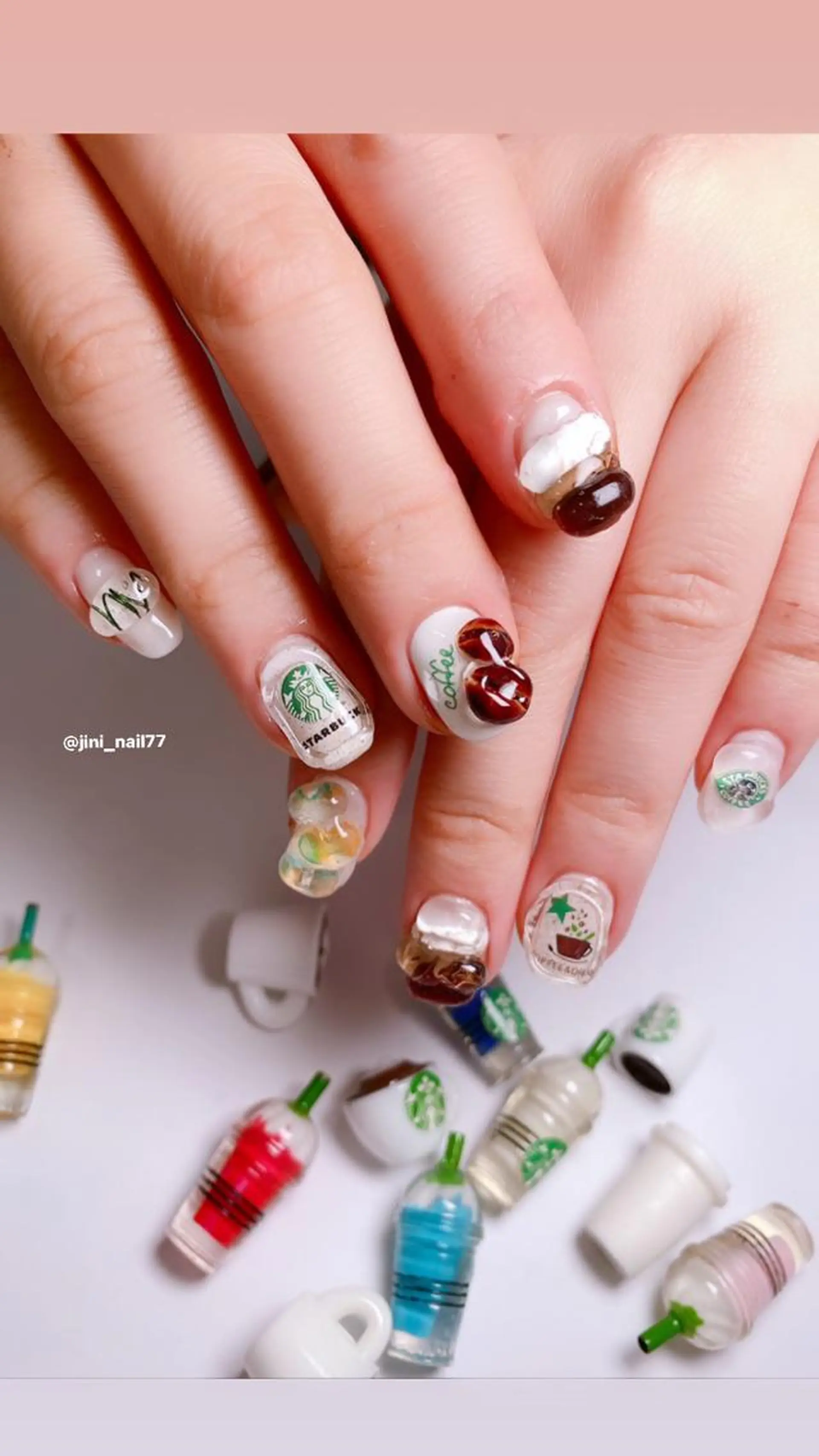 ネイル JINI NAIL所属・ジニ ネイルのネイルデザイン