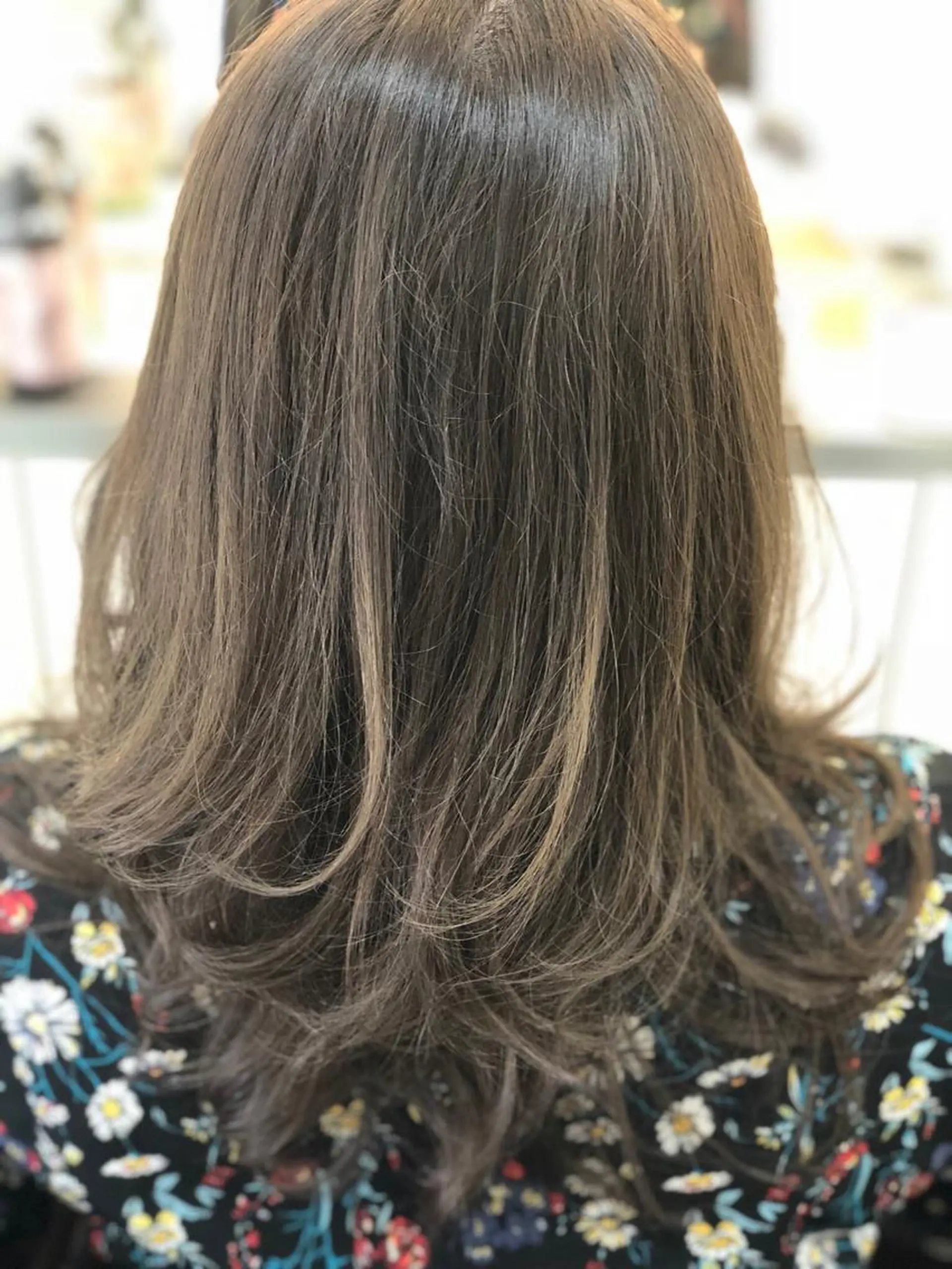 ミディアム カラー ヘアカラー ヤマダ タケトのヘアスタイル