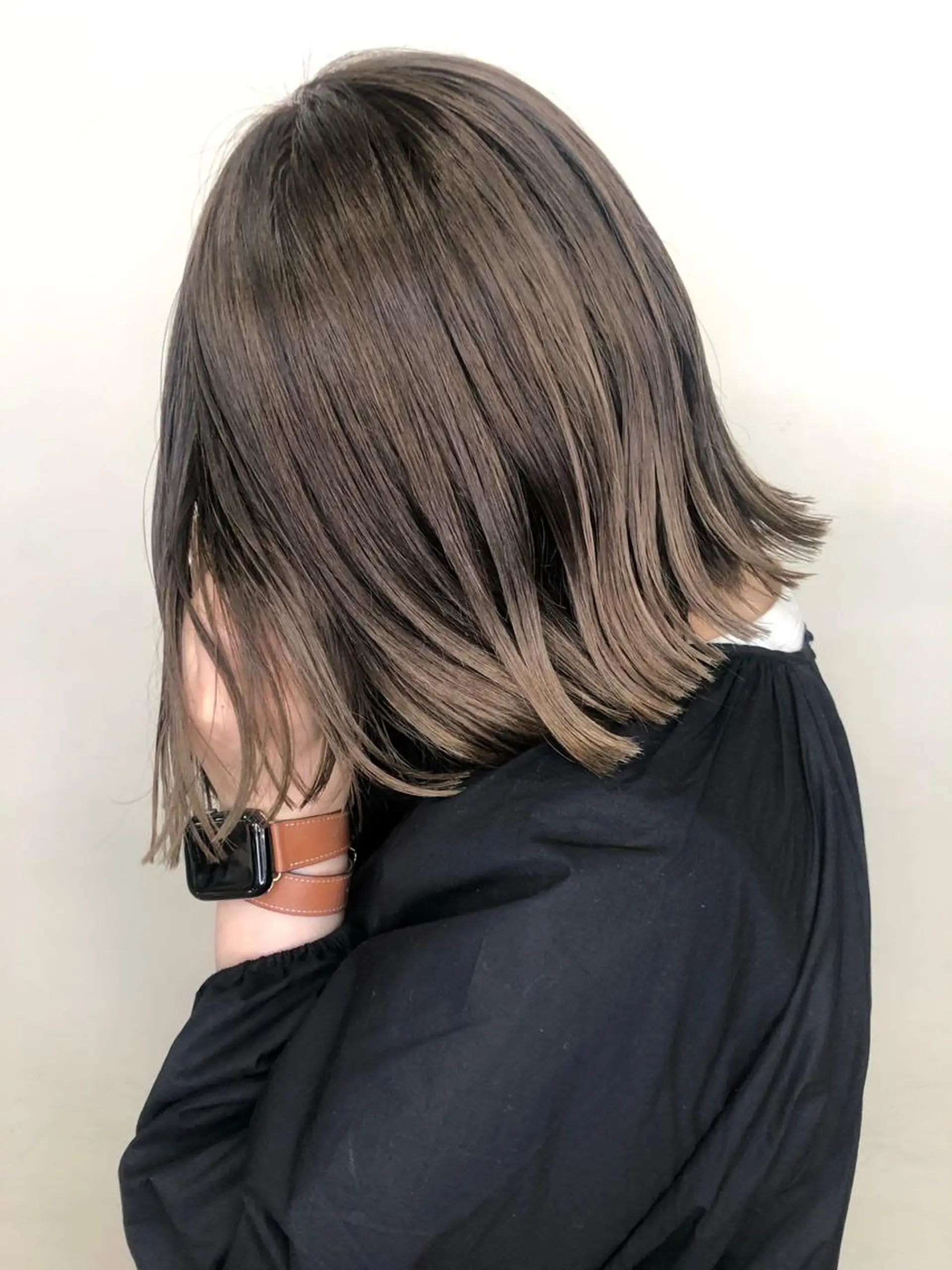 ミディアム カラー ブリーチ 透明感カラー ハイライトカラー ブリーチなしカラー ハイライト 結べるレイヤーボブ くびれLady表参道のヘアスタイル