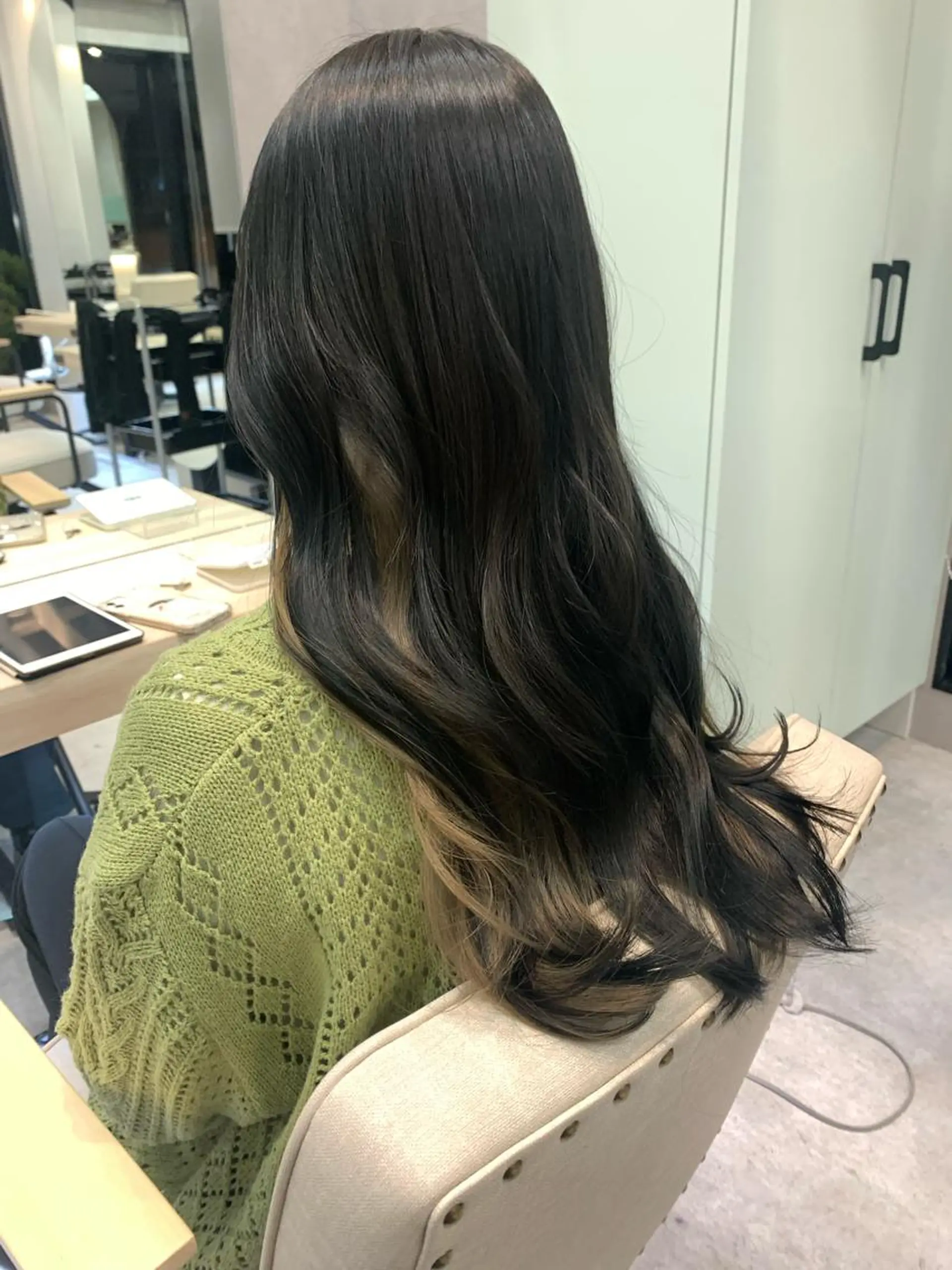 ロング カラー ベージュカラー ダークグレー ダークグレージュ グレージュ 韓国ヘア🦢🖤 Sayumiのヘアスタイル