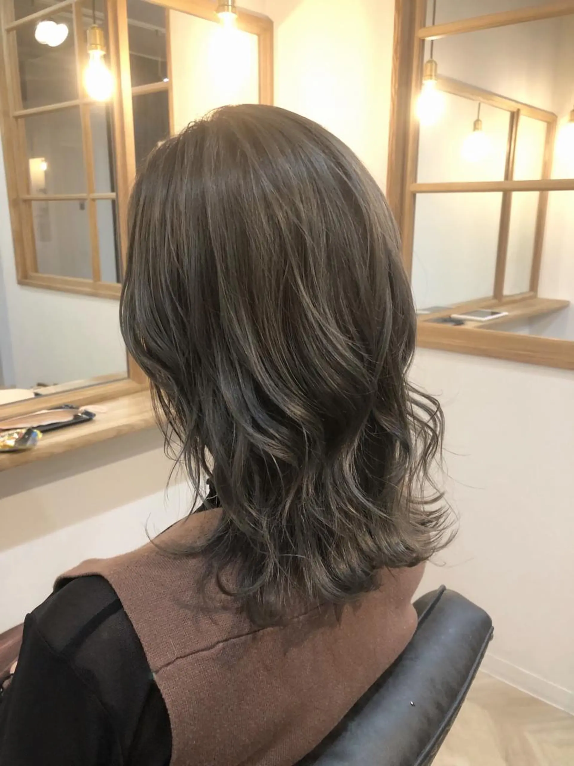 ミディアム PACE所属・ayumi ／透明感カラーのヘアスタイル