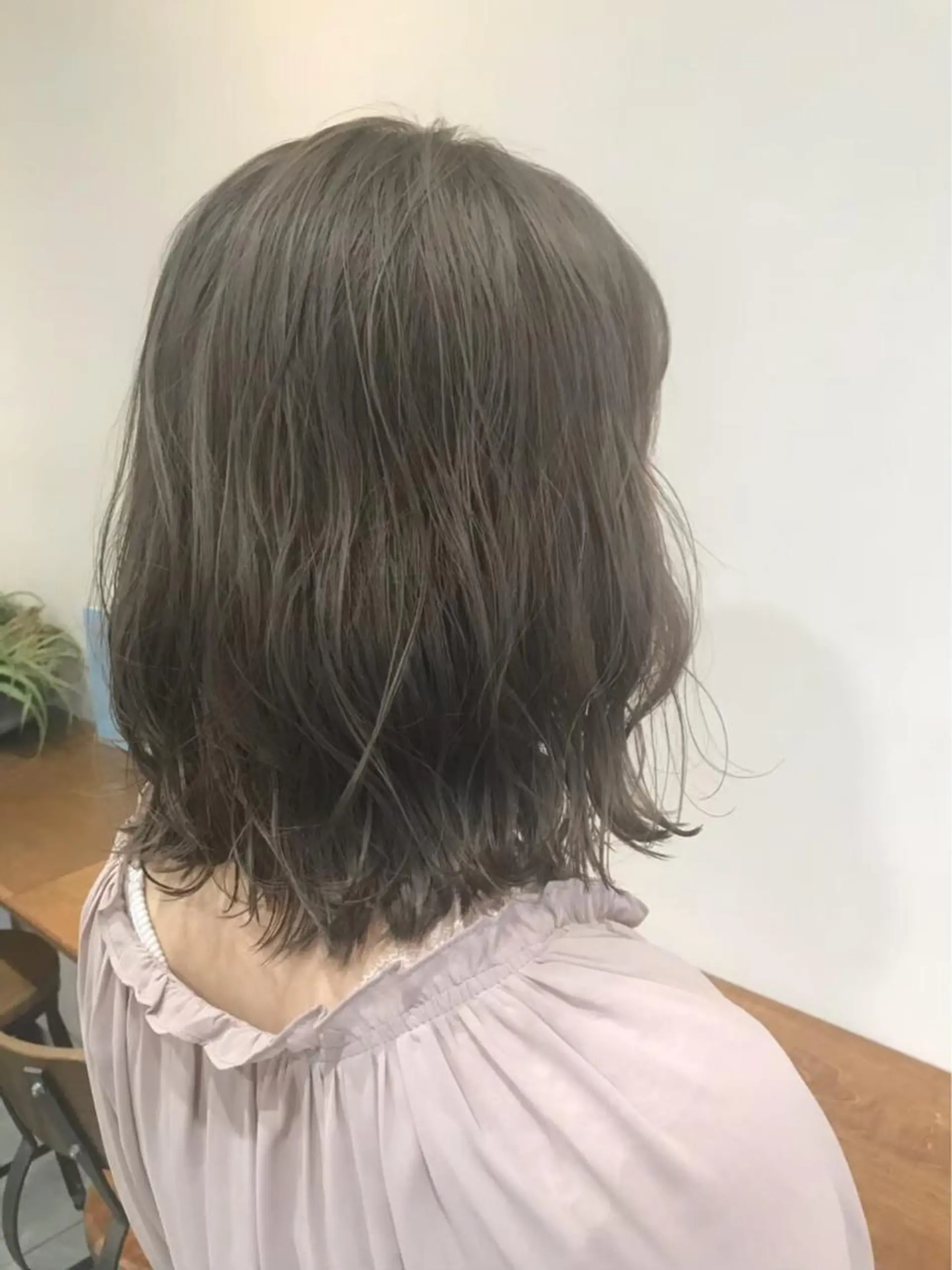 ミディアム カラー ヘアアレンジ ベージュカラー オリーブベージュ ヘアカラー トリートメント ヘアセット 金子 廉のヘアスタイル