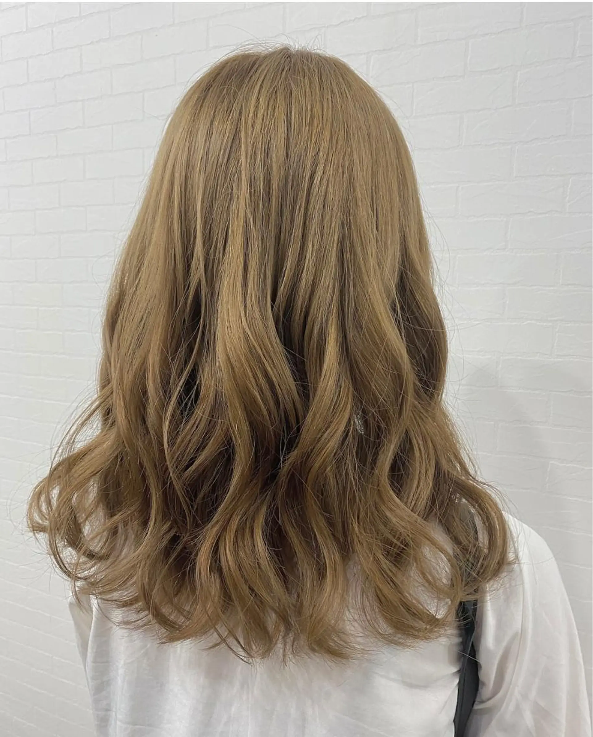 セミロング ヘアカラー CIEL所属・山本 瑞姫のヘアスタイル