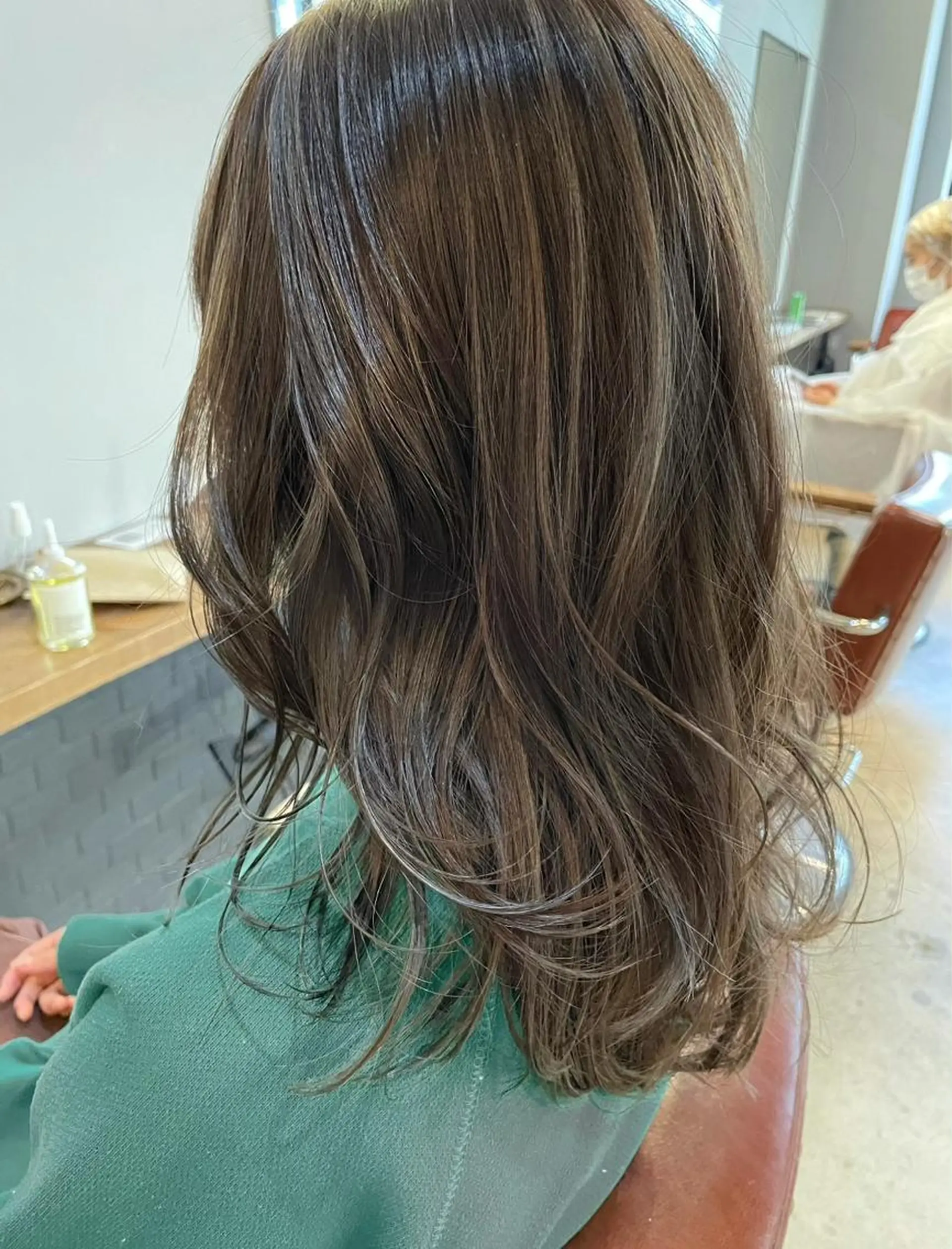 ロング カラー グレージュ ハイライトカラー ハイライト レイヤーカット minami /髪質改善のヘアスタイル