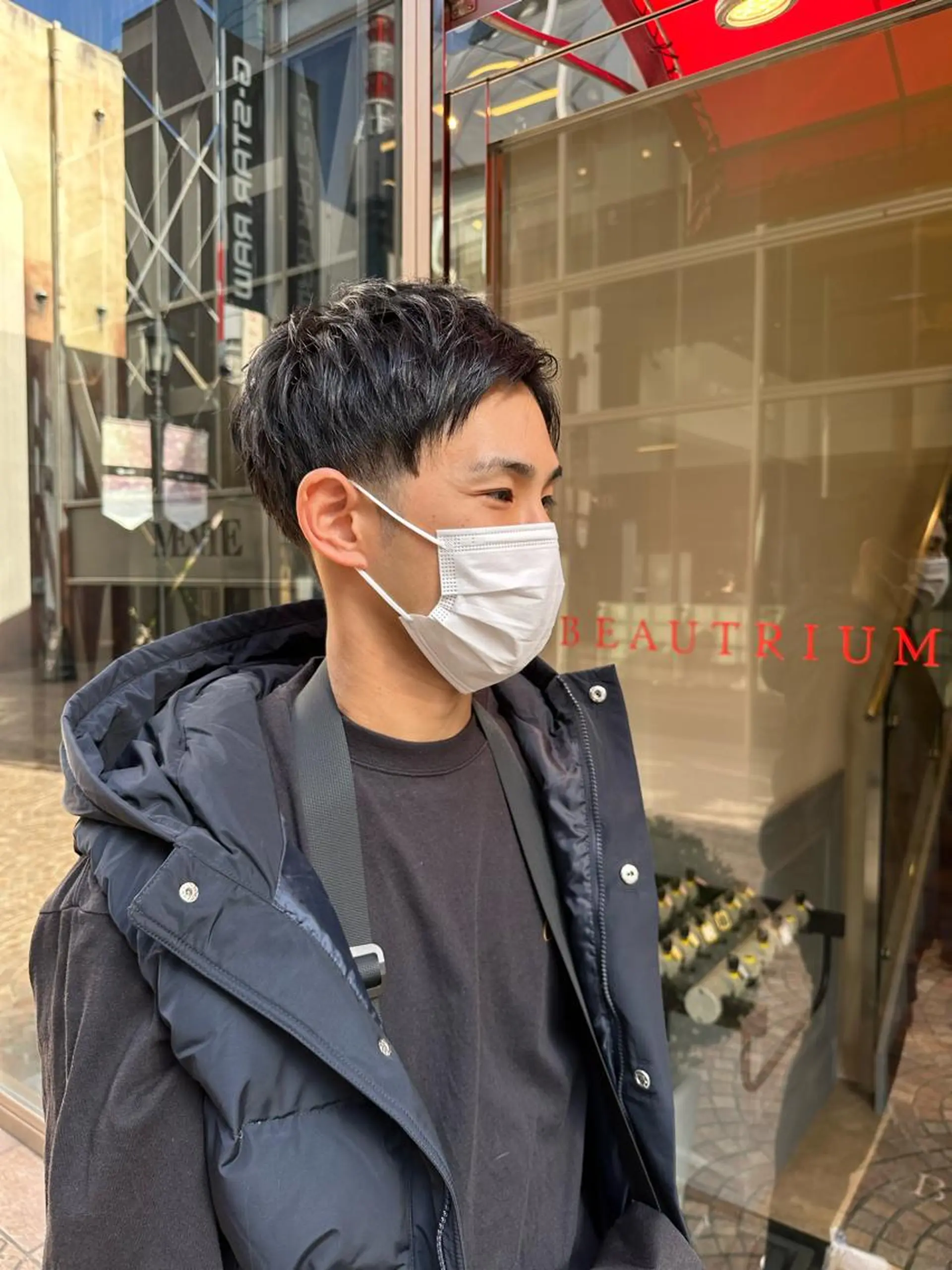 カラー メンズ 黒髪 ブルーカラー ブルーブラック Savoir GRANMASH【サヴォア　グランマッシュ】所属・ショート/レイヤー/ 透明感/グレージュのヘアスタイル