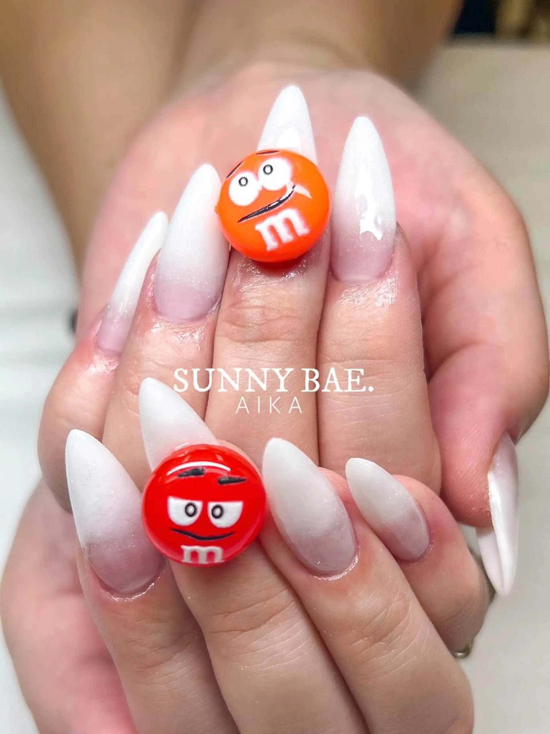 セミロング ネイル アートネイル ジェルネイル グラデーション キラキラネイル ラメ(グリッター) SUNNY BAE.所属・Made By AIKAのネイルデザイン