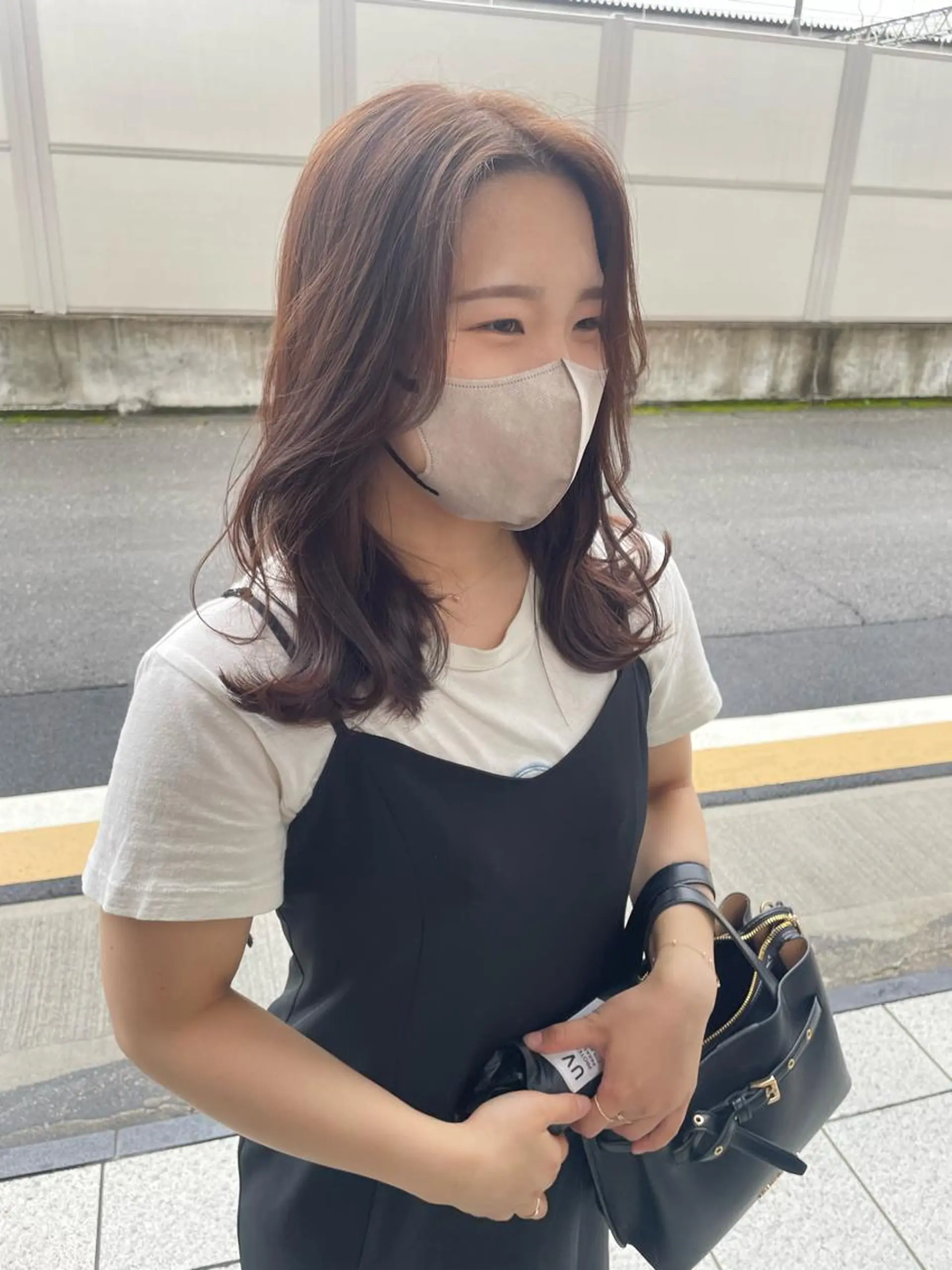 セミロング レイヤーカット/ 艶カラー/亜澄のヘアスタイル