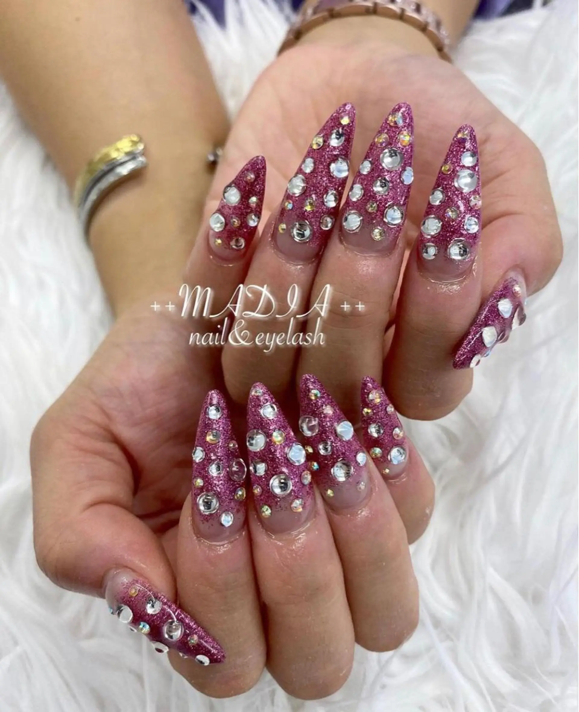 ネイル ハンドネイル MADIA藤沢所属・MADIA MEGUのネイルデザイン