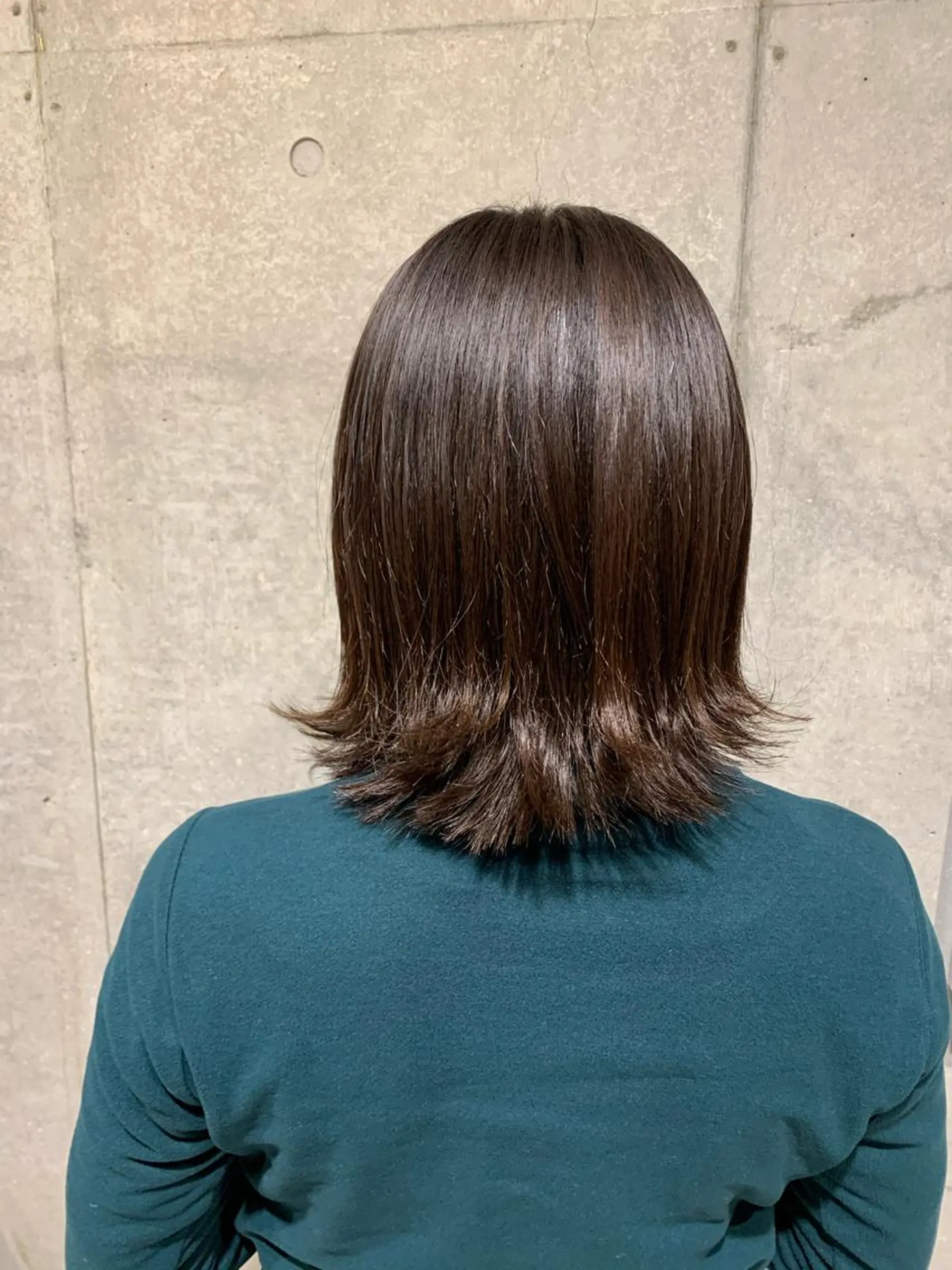 ミディアム 切りっぱなしボブ ボブ 外ハネヘア Produce with SALON VILLAGE所属・メッシュパーマ職人/ 窪田 優也/ツイスパのヘアスタイル