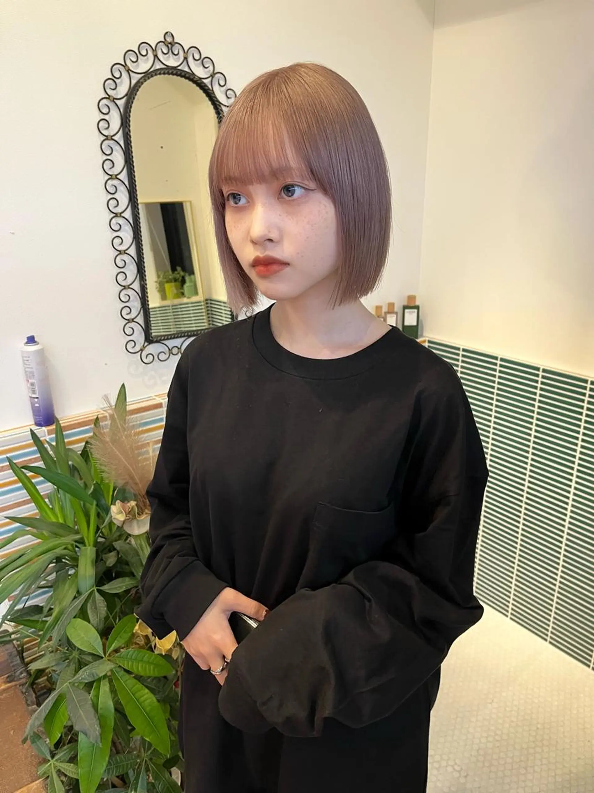 ミディアム カラー ブリーチ ヘアカラー トリートメント 🩷ハイトーン透明感 レイヤー🩷ユリカのヘアスタイル