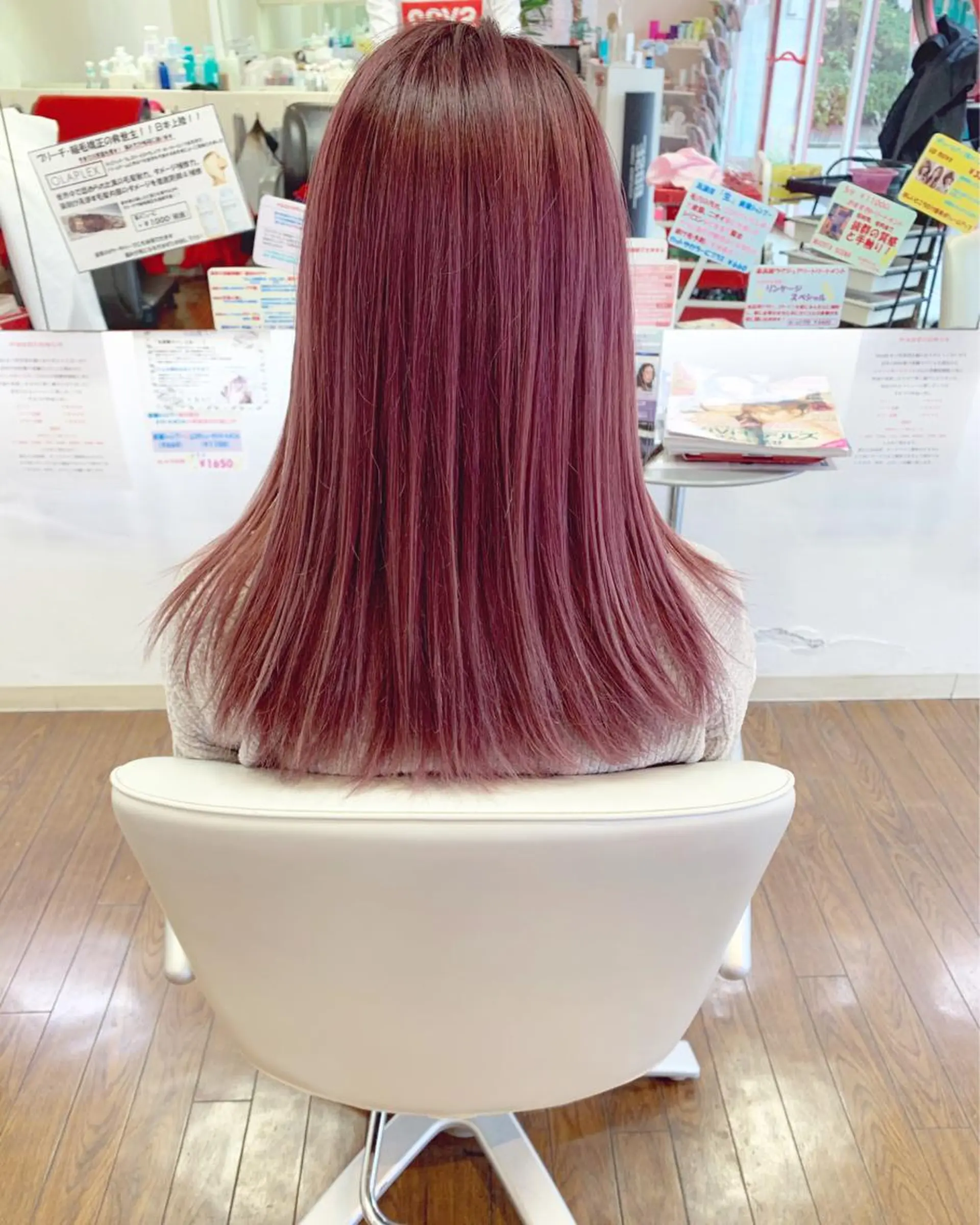 セミロング カラー ピンクカラー GLAD 萩原のヘアスタイル