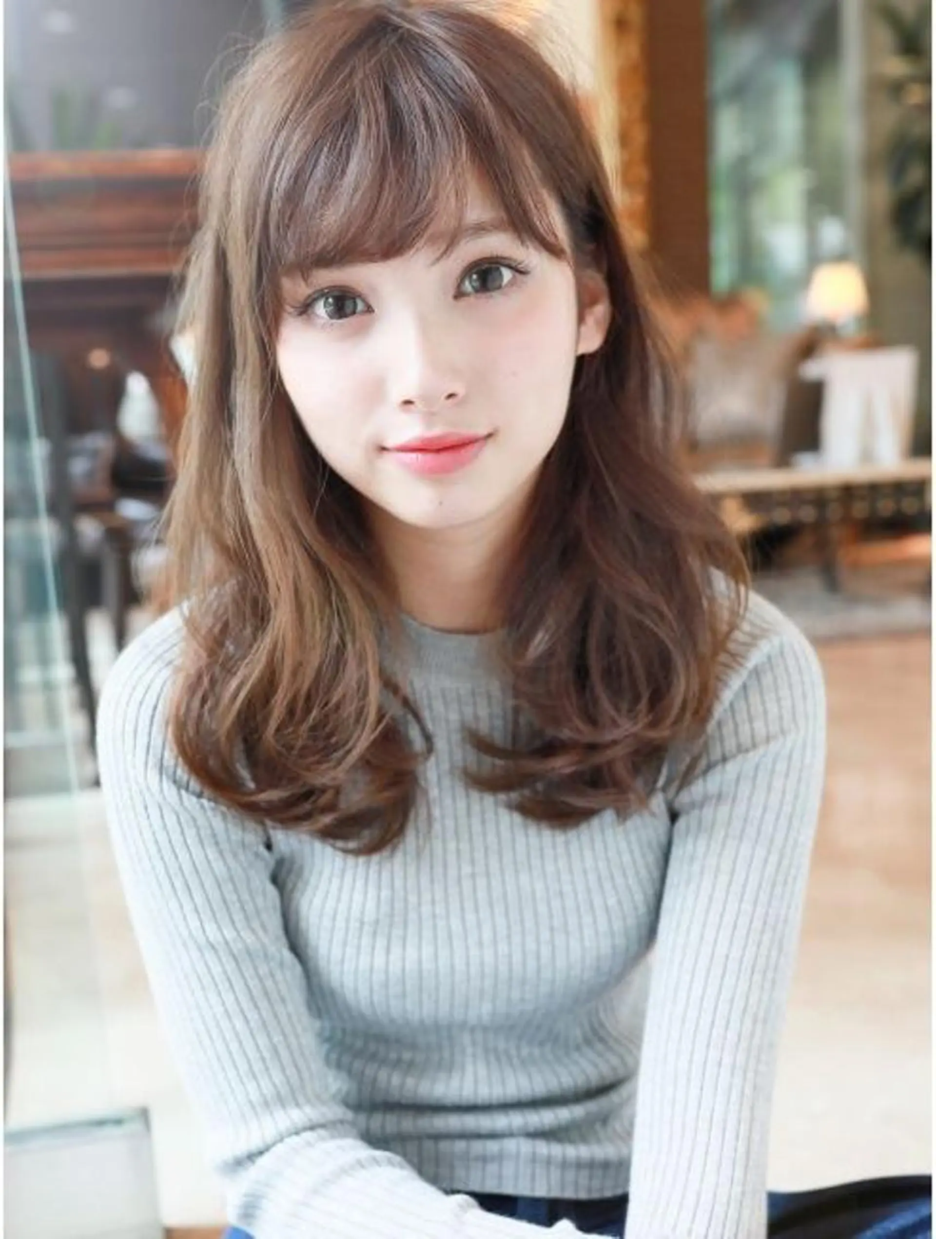 セミロング カラー ヘアアレンジ 【公式】amble luxe池袋東口🩷のヘアスタイル