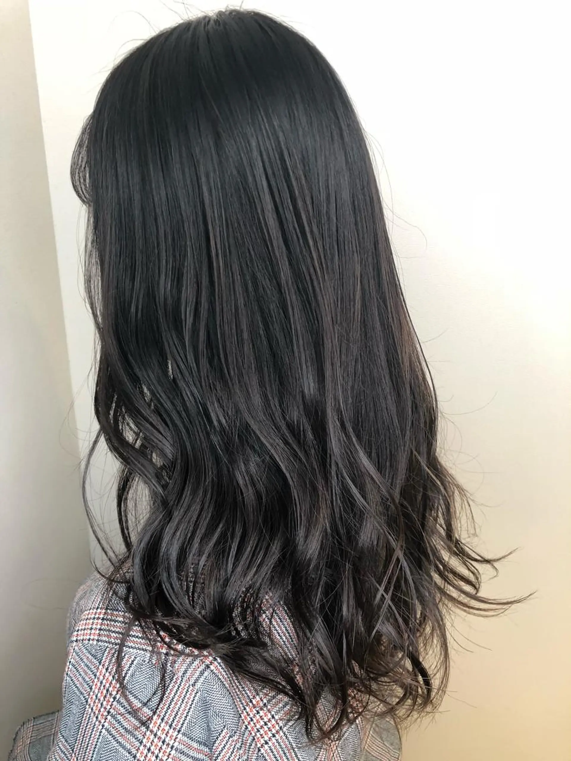 ロング ウルフカット／吉村 桃子のヘアスタイル