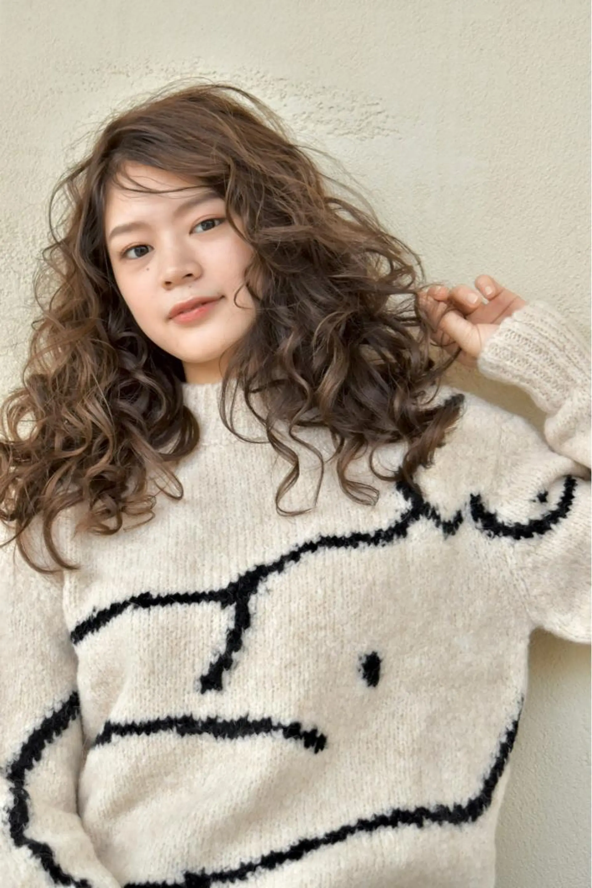 ロング カラー パーマ スパイラルパーマ AND THE BRICKS所属・AND THE BRICKS北川珠紀の眉毛・アイブロウイメージ