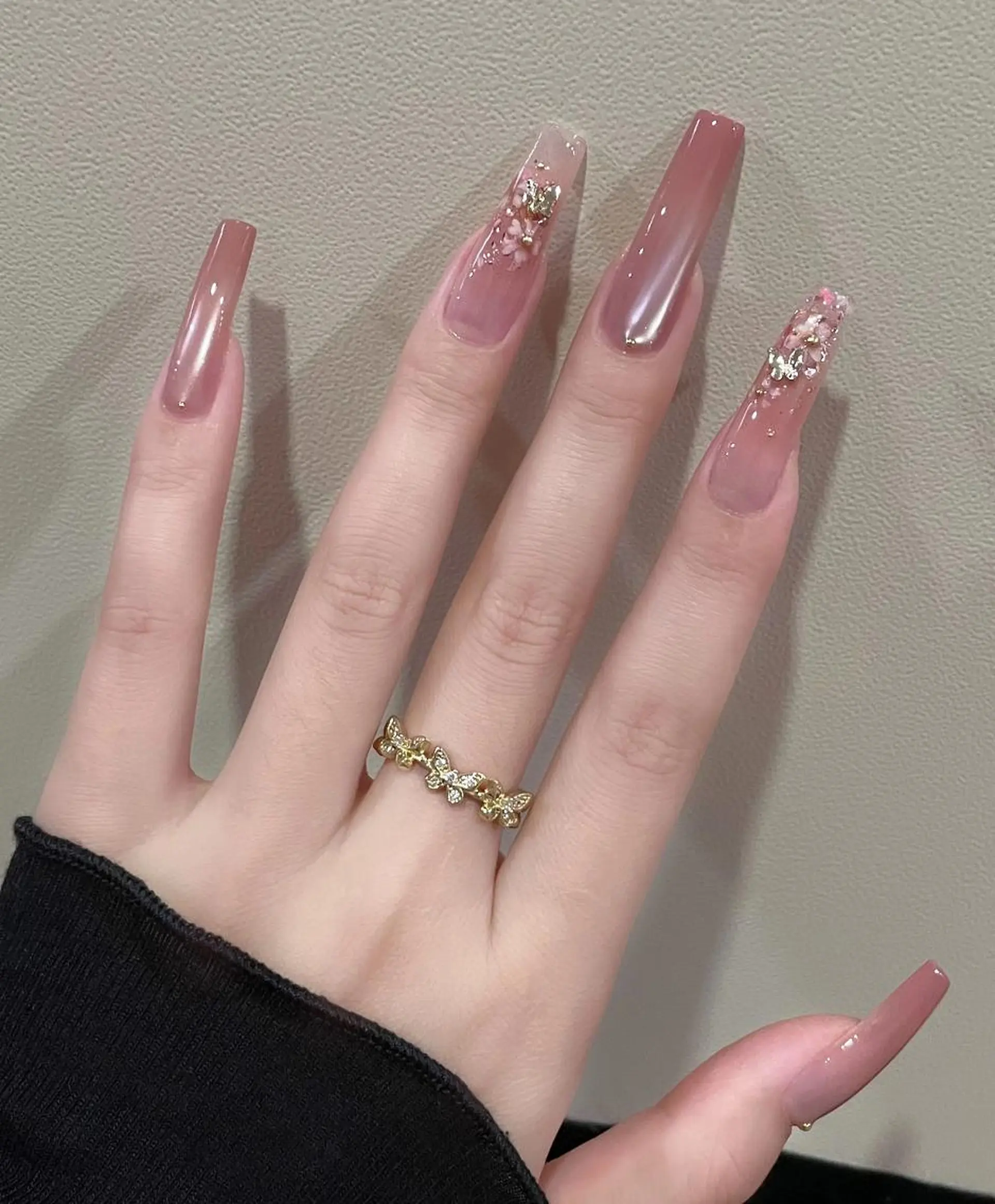 ネイル ハンドネイル フットネイル ハンドケア RAFFINE 月🦋🩵のネイルデザイン