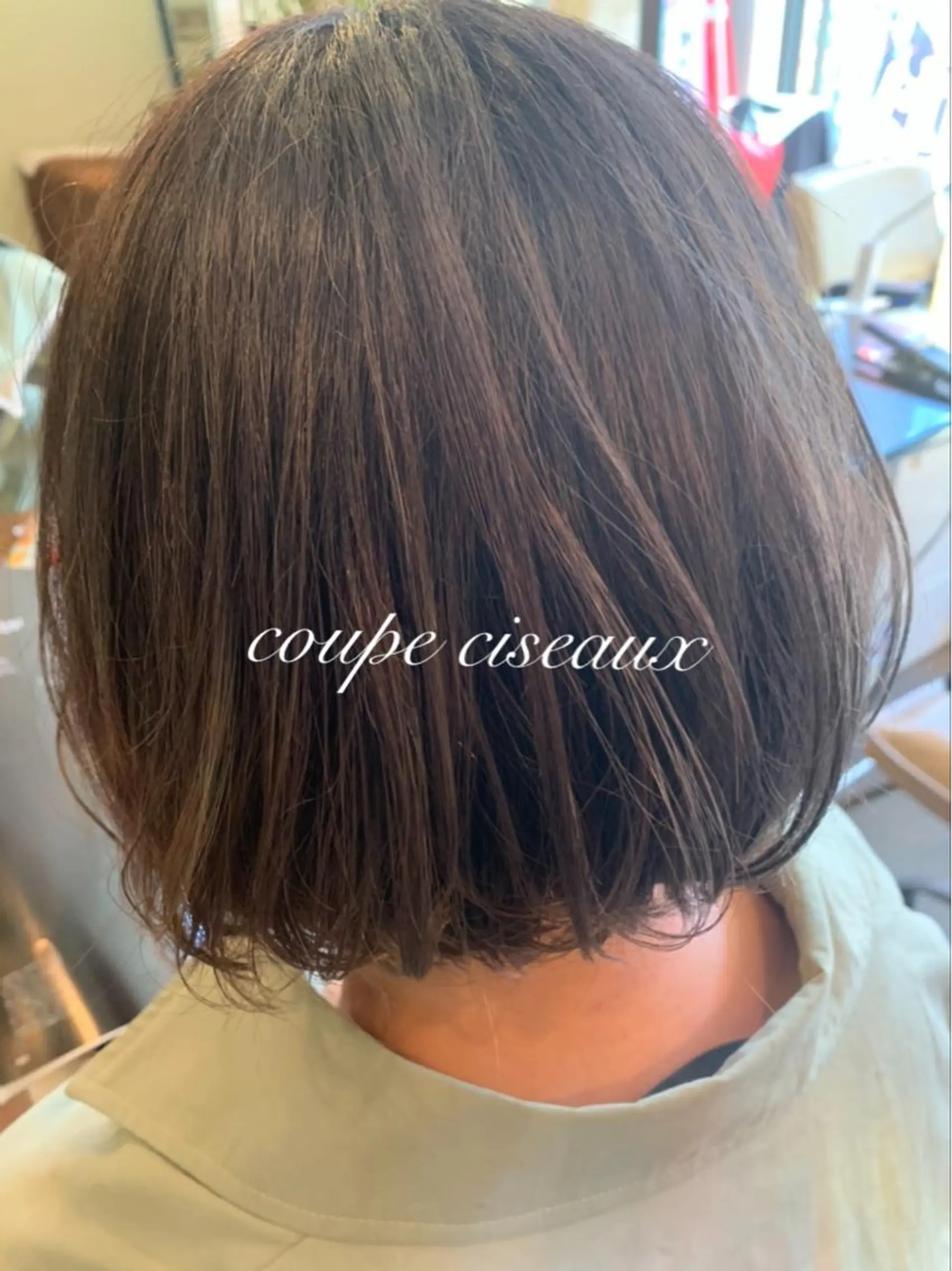 ショート ヘアカラー coupe ciseauxのヘアスタイル