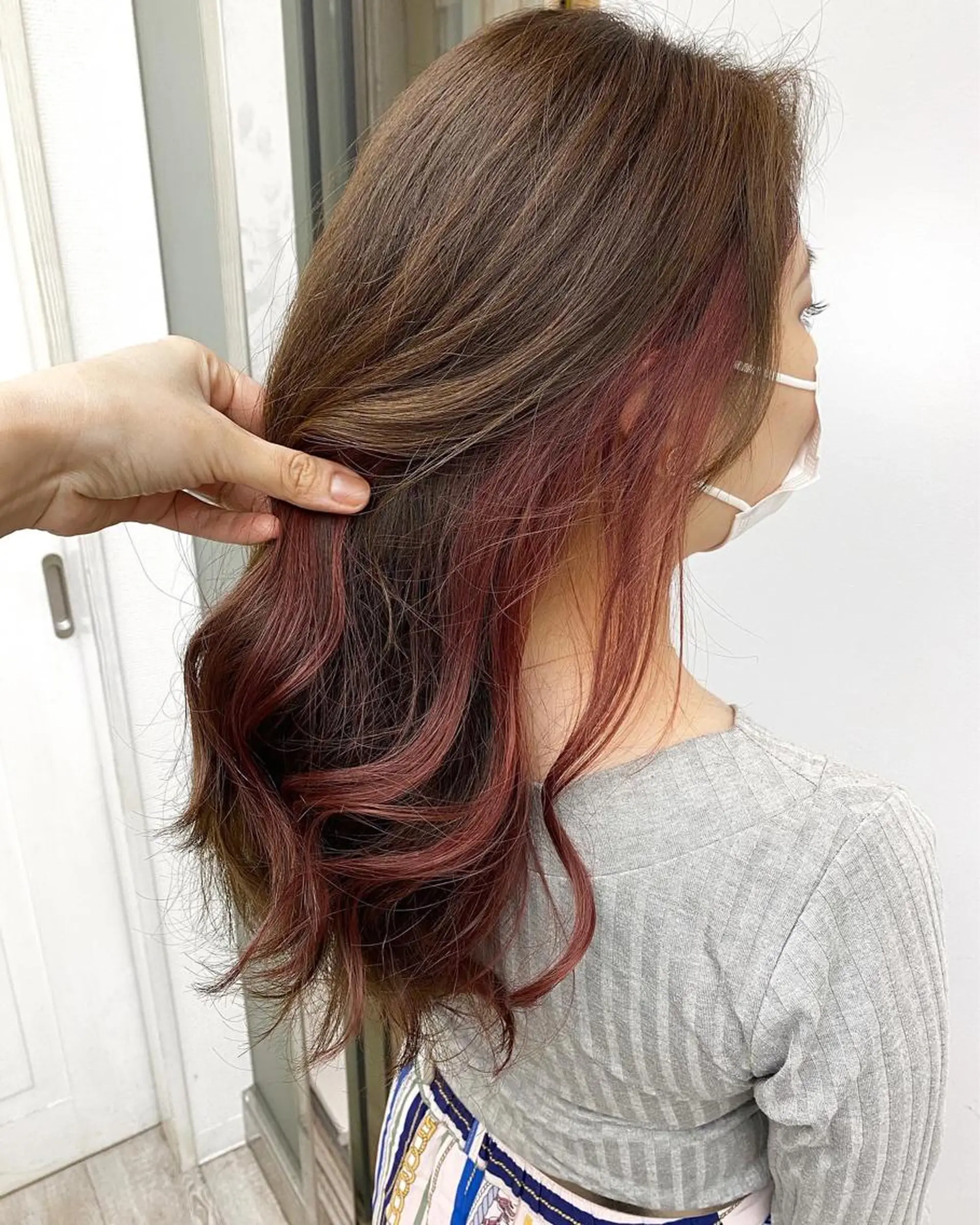 セミロング カラー ブリーチ ブラウンカラー カシス カッパーブラウン レッドカラー ヘアカラー トリートメント B3  SHARE SALON【ビースリーシェアサロン】所属・☀️透明感color KURO☀️のヘアスタイル