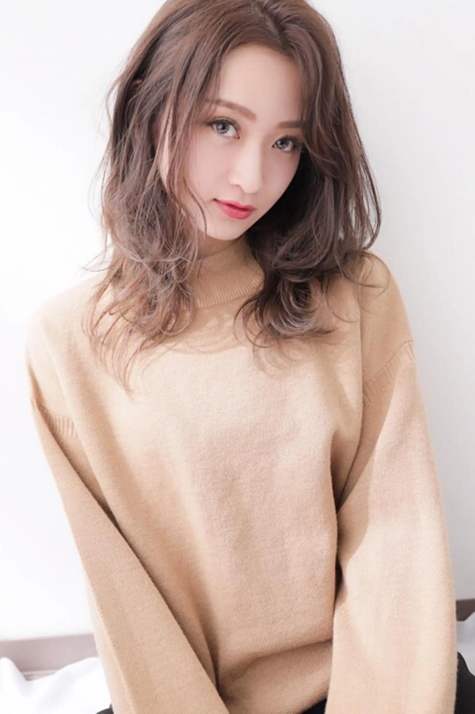 ミディアム カラー ミディアムパーマ アディクシーカラー バレイヤージュ ベージュカラー ブリーチ 隠れ家美容室 RAW TOKYO 【公式】のヘアスタイル