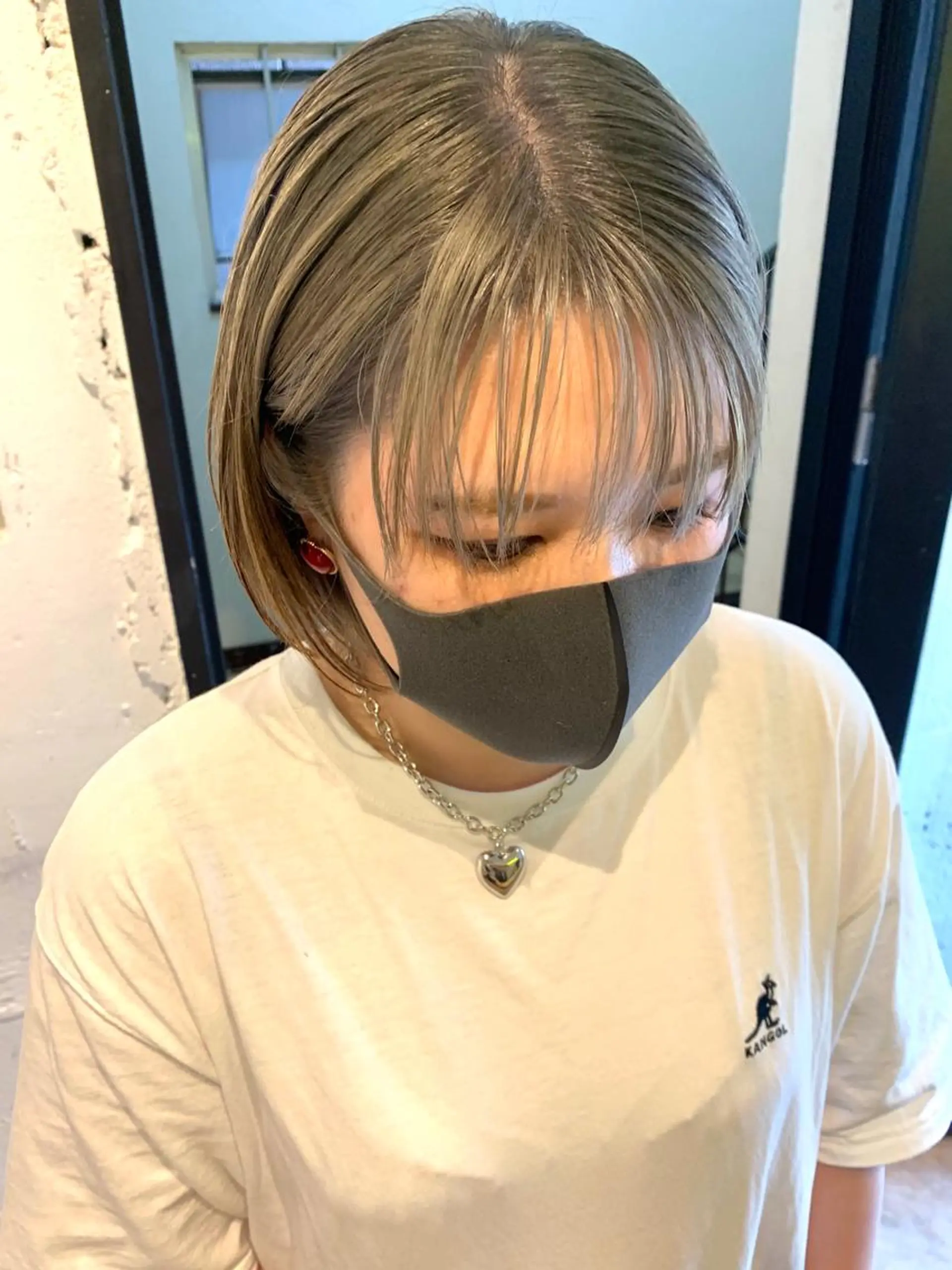 ショート カラー ブリーチ Fuuu《フゥ》所属・シノザキ シンゴのヘアスタイル