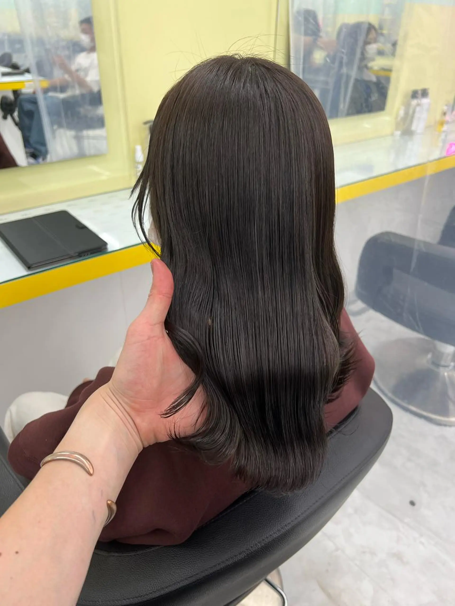 セミロング パーマ ヘアアレンジ メンズ マツエク・マツパ ヘアカラー トリートメント ヘッドスパ ヘアセット 韓国風ベージュ🤎 赤みなし🌿横浜🤎のヘアスタイル