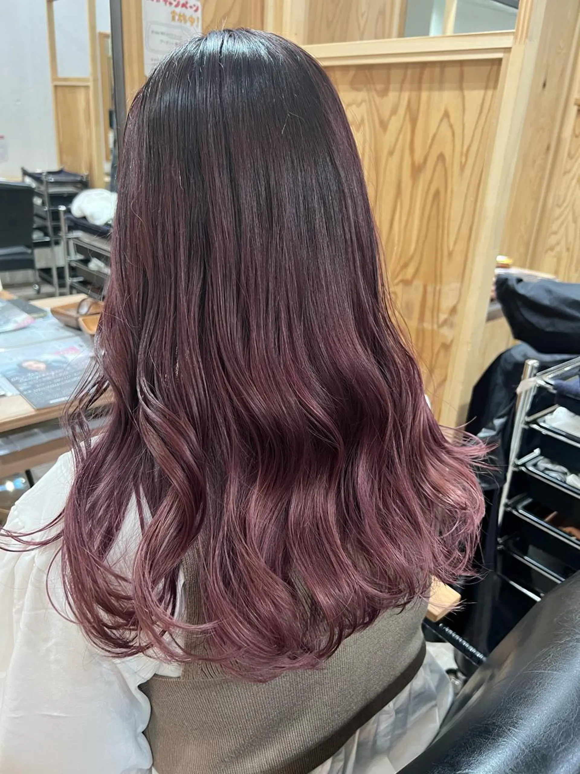 セミロング ，comma momoka🪄のヘアスタイル