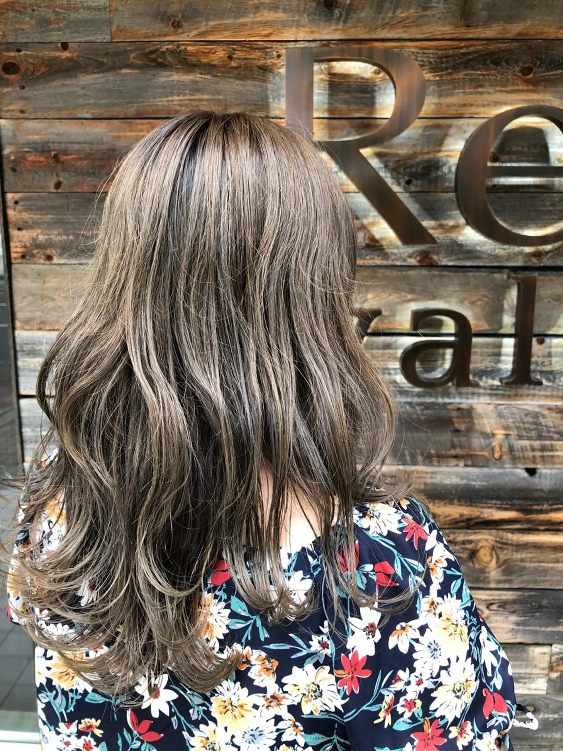 カラー ブリーチ 透明感カラー グレージュ 大人艶カラー/ ショートカット　辻岡のヘアスタイル