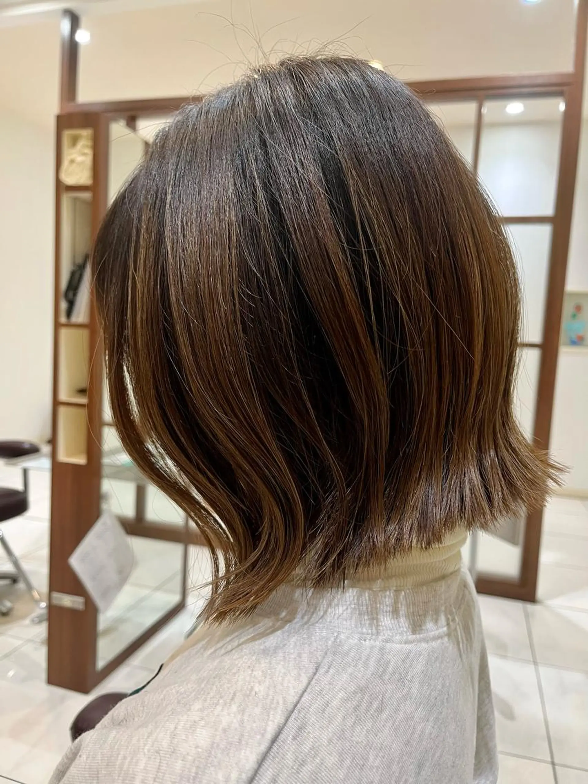 ミディアム 切りっぱなしボブ ボブ ツヅキ マスミのヘアスタイル