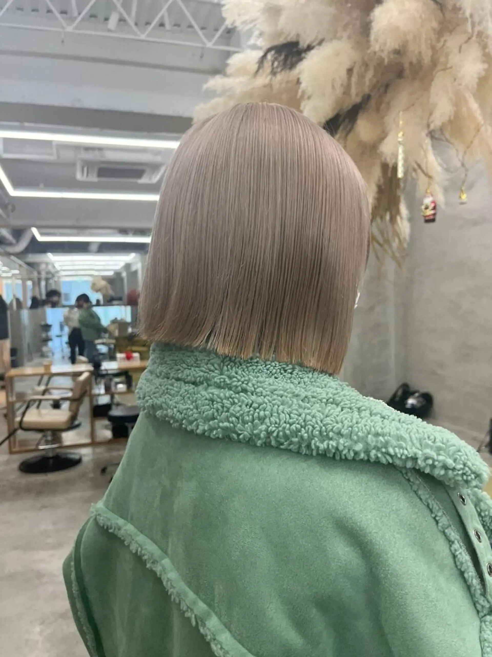 ミディアム カラー パーマ ヘアアレンジ メンズ ミディアムパーマ メンズバレイヤージュ メンズブリーチ センターパート フェードカット ヘアカラー トリートメント ハイトーン/レイヤー 🌸さくらのヘアスタイル