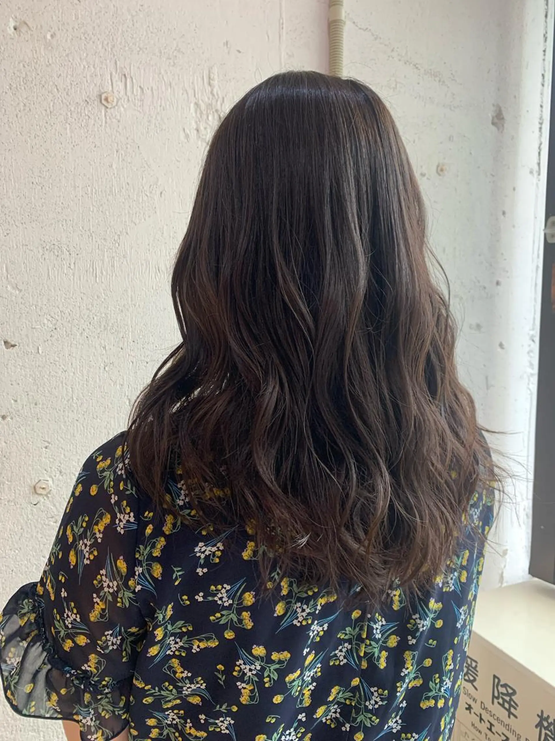 セミロング カラー ブラウンカラー EIGHT 中川原 菜々子のヘアスタイル