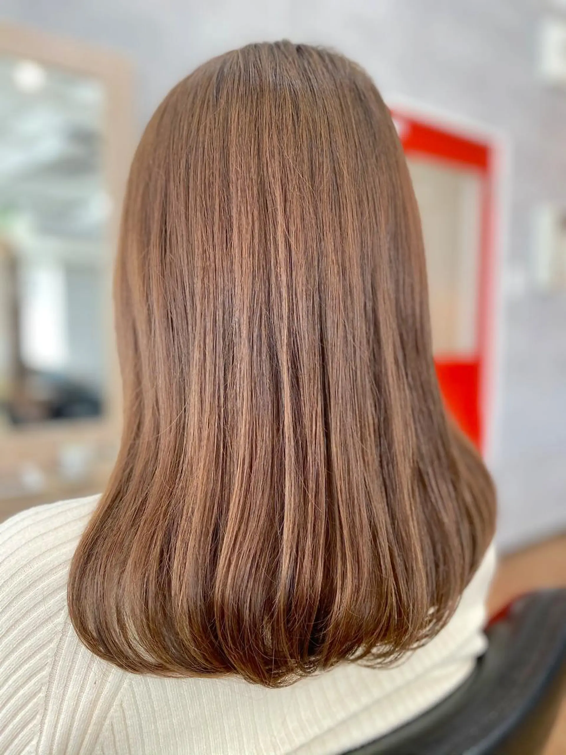 セミロング カット トリートメント _White所属・ＳＨＩ ＺＵのヘアスタイル