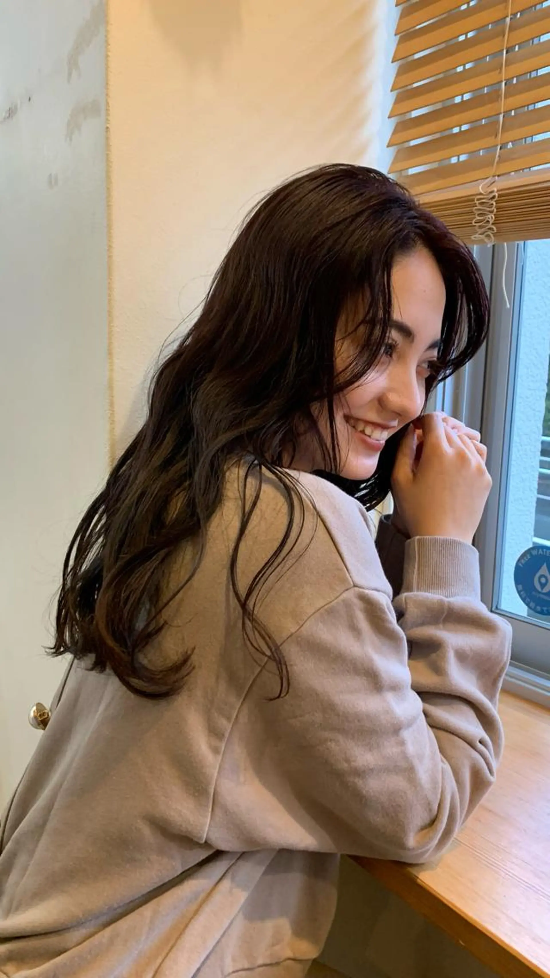ロング ~洗練ナチュラル~ 🪵 岡田 知佳のヘアスタイル