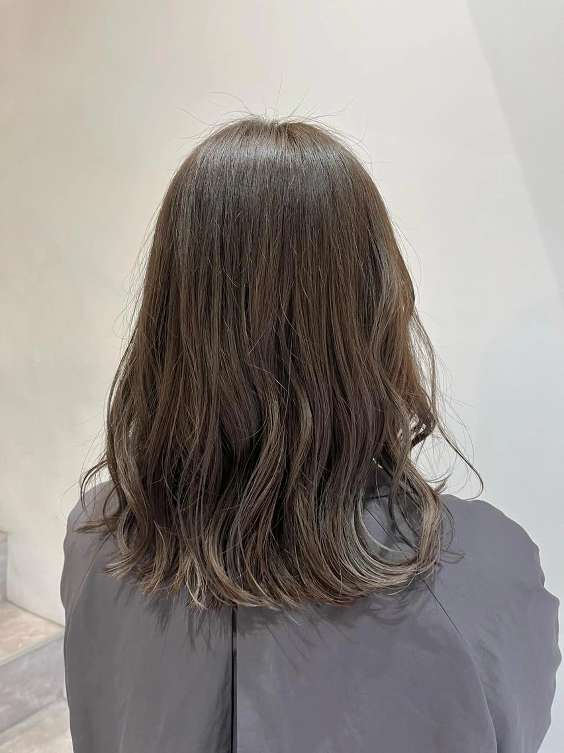 ミディアム カラー ブリーチ 透明感カラー ブリーチなしカラー 山本 佳奈のヘアスタイル