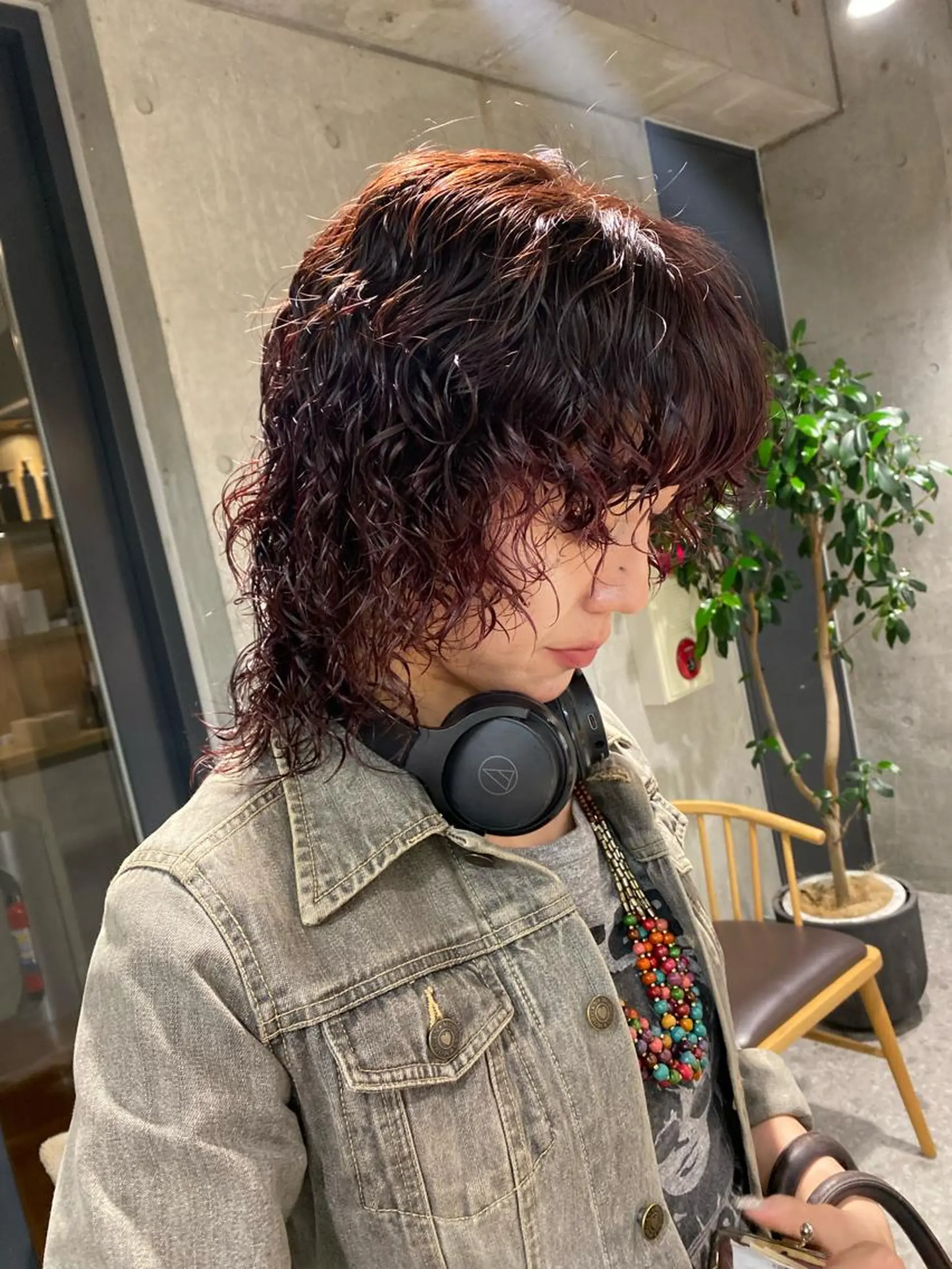 ミディアム カラー パーマ Yahiko ハイトーンのヘアスタイル