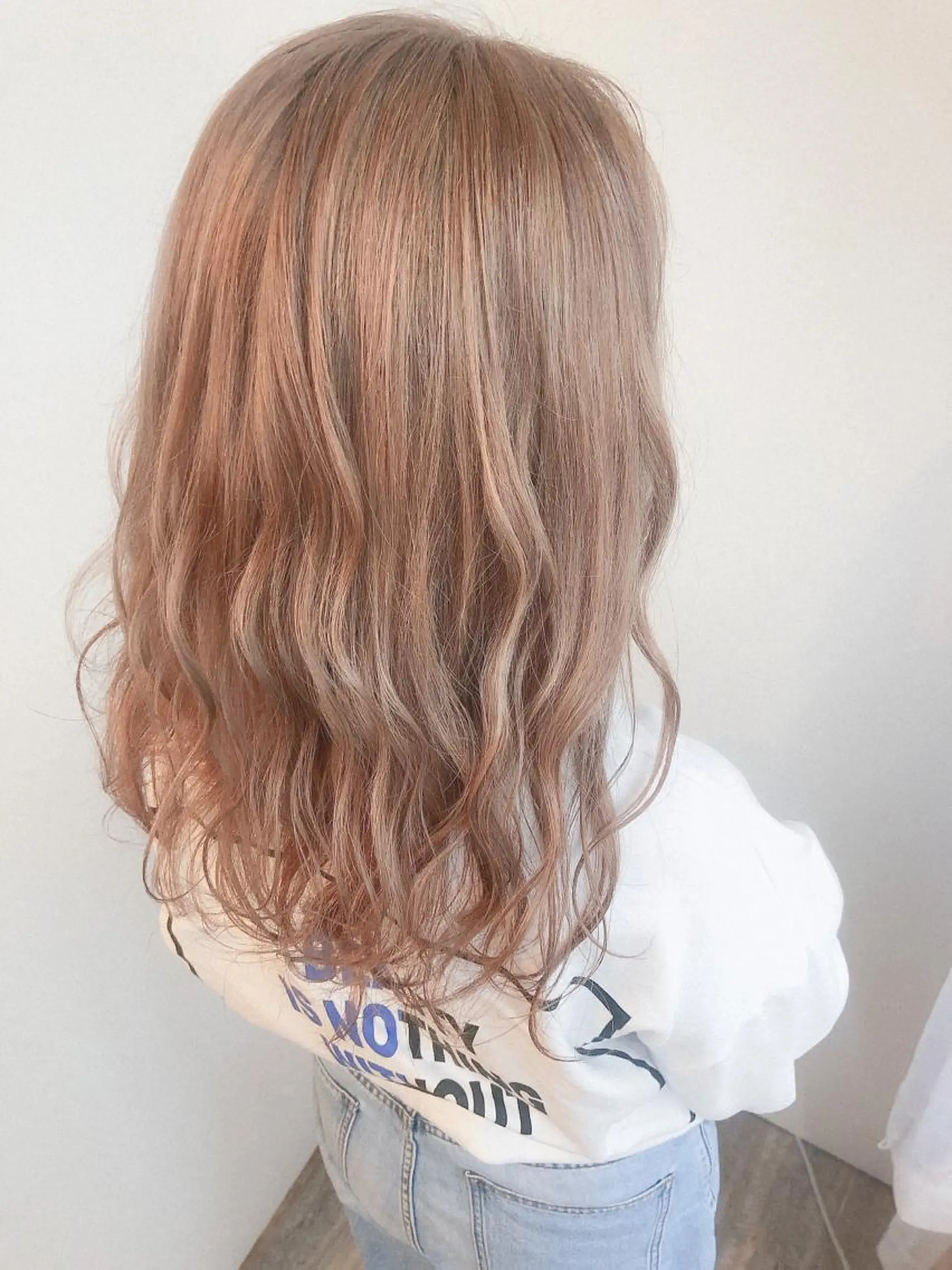 カラー ベージュカラー ブリーチ 透明感カラー カラーパティシエ facce🌼ikoのヘアスタイル