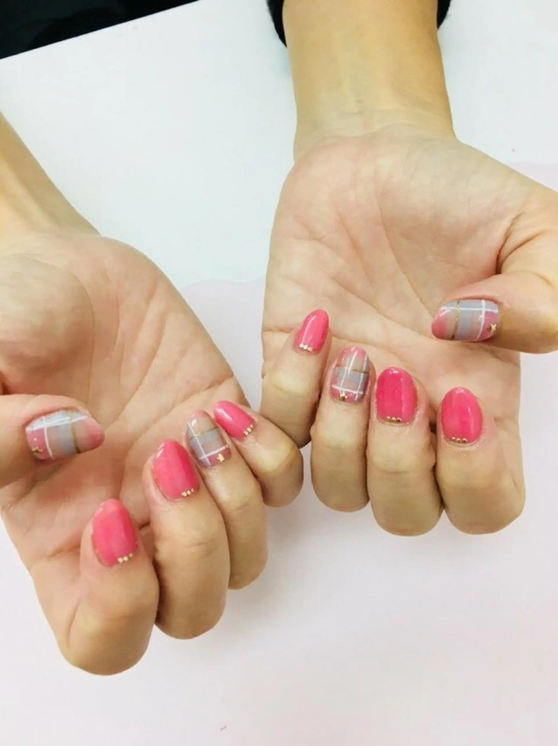 ネイル アートネイル ガーリー シンプルネイル トミーワイネイル所属・トミー ワイのネイルデザイン