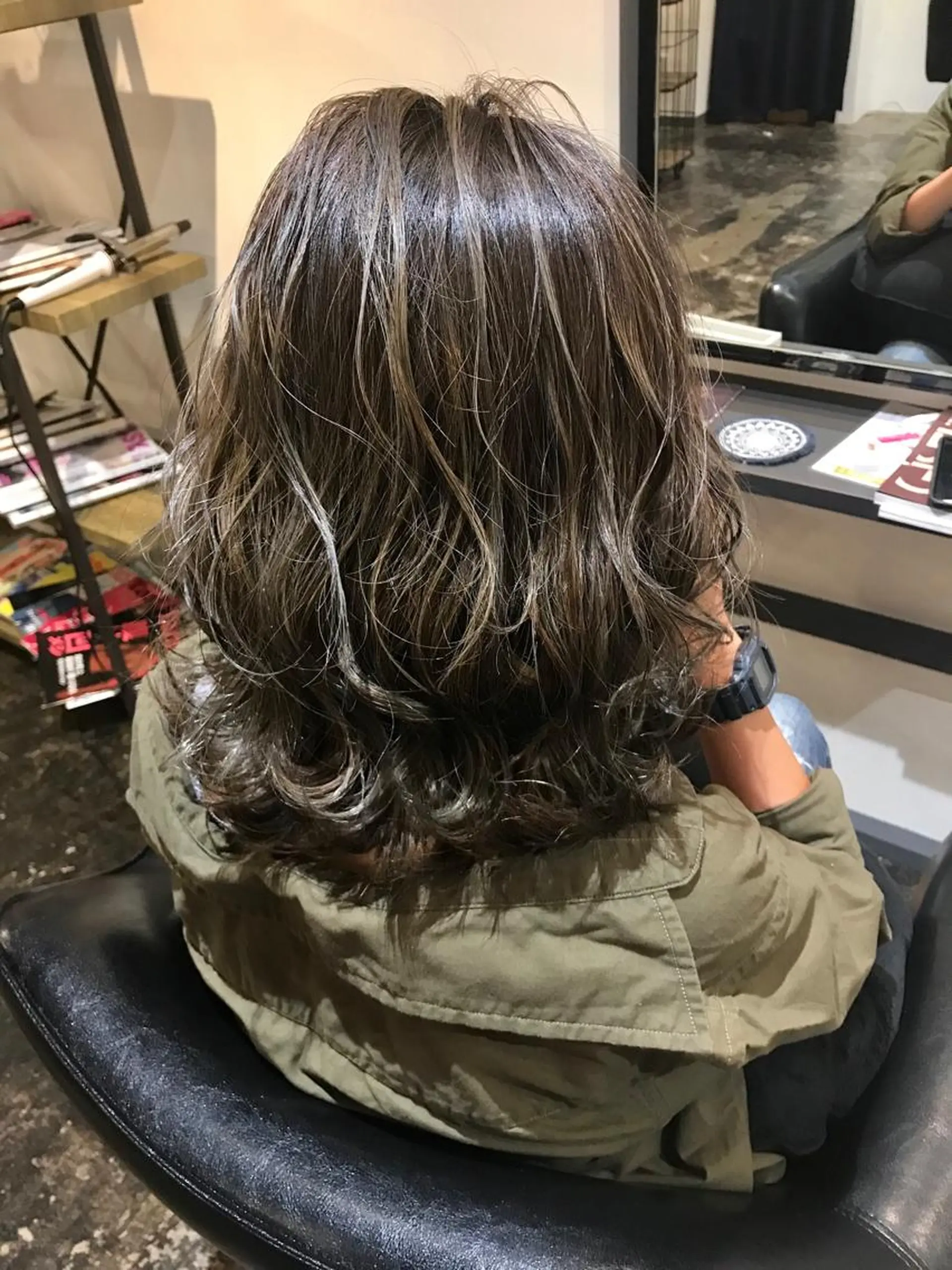 ミディアム カラー アッシュ ミント Neale. yumiのヘアスタイル